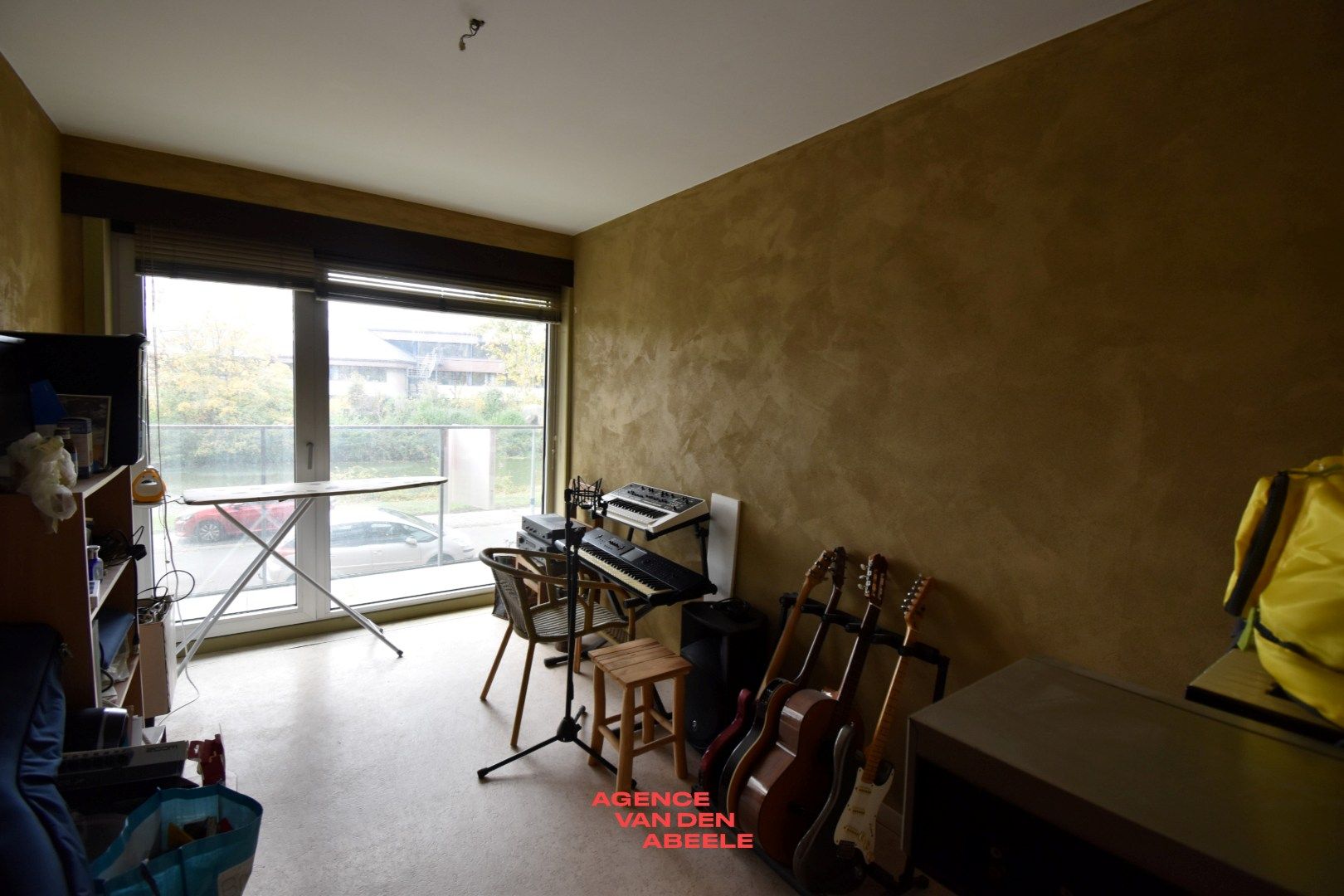 Uitzonderlijk breed appartement met 2 slaapkamers en terras foto 8