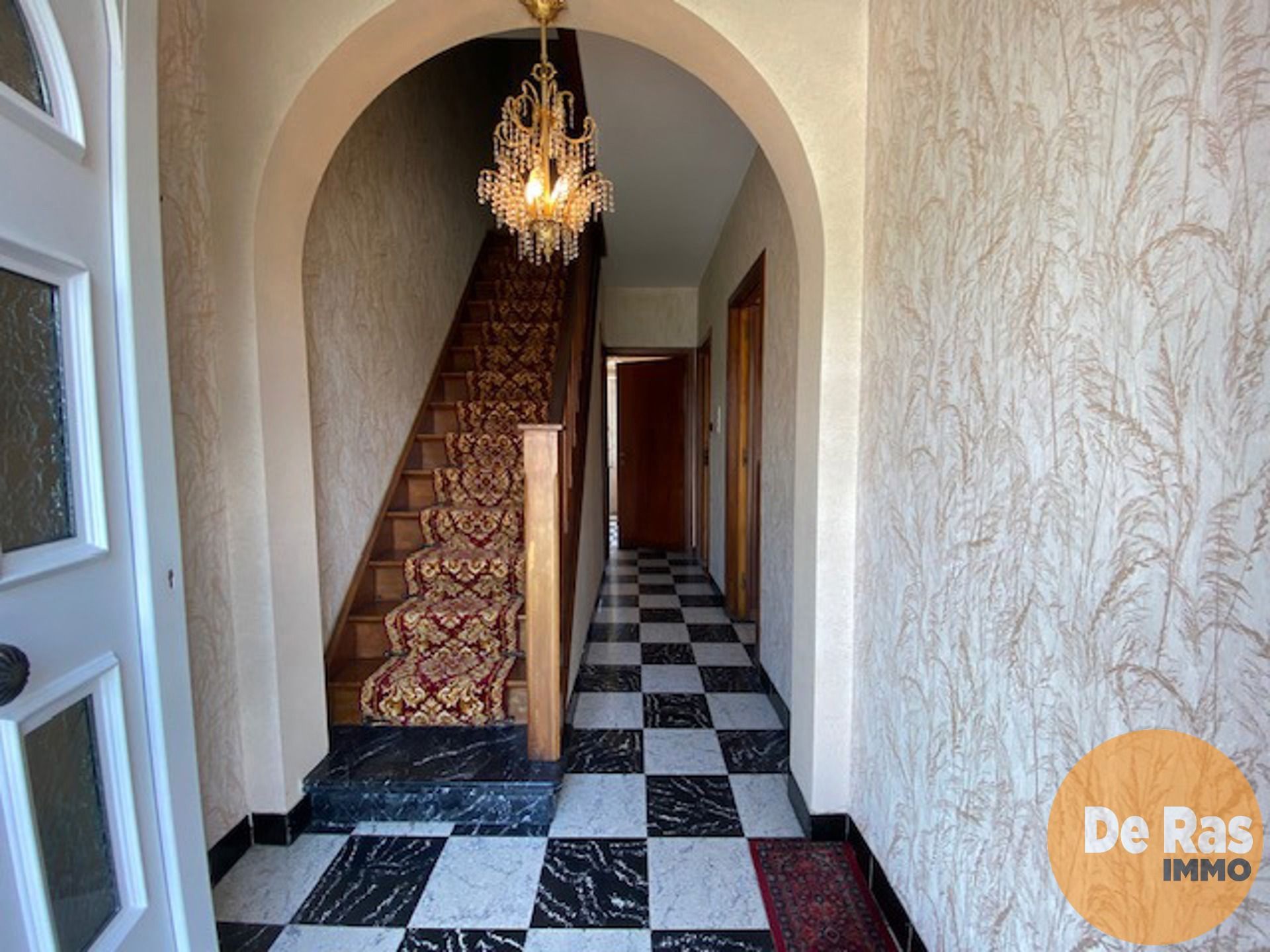 HERZELE - Renovatiewoning op wandelafstand van de markt foto 2