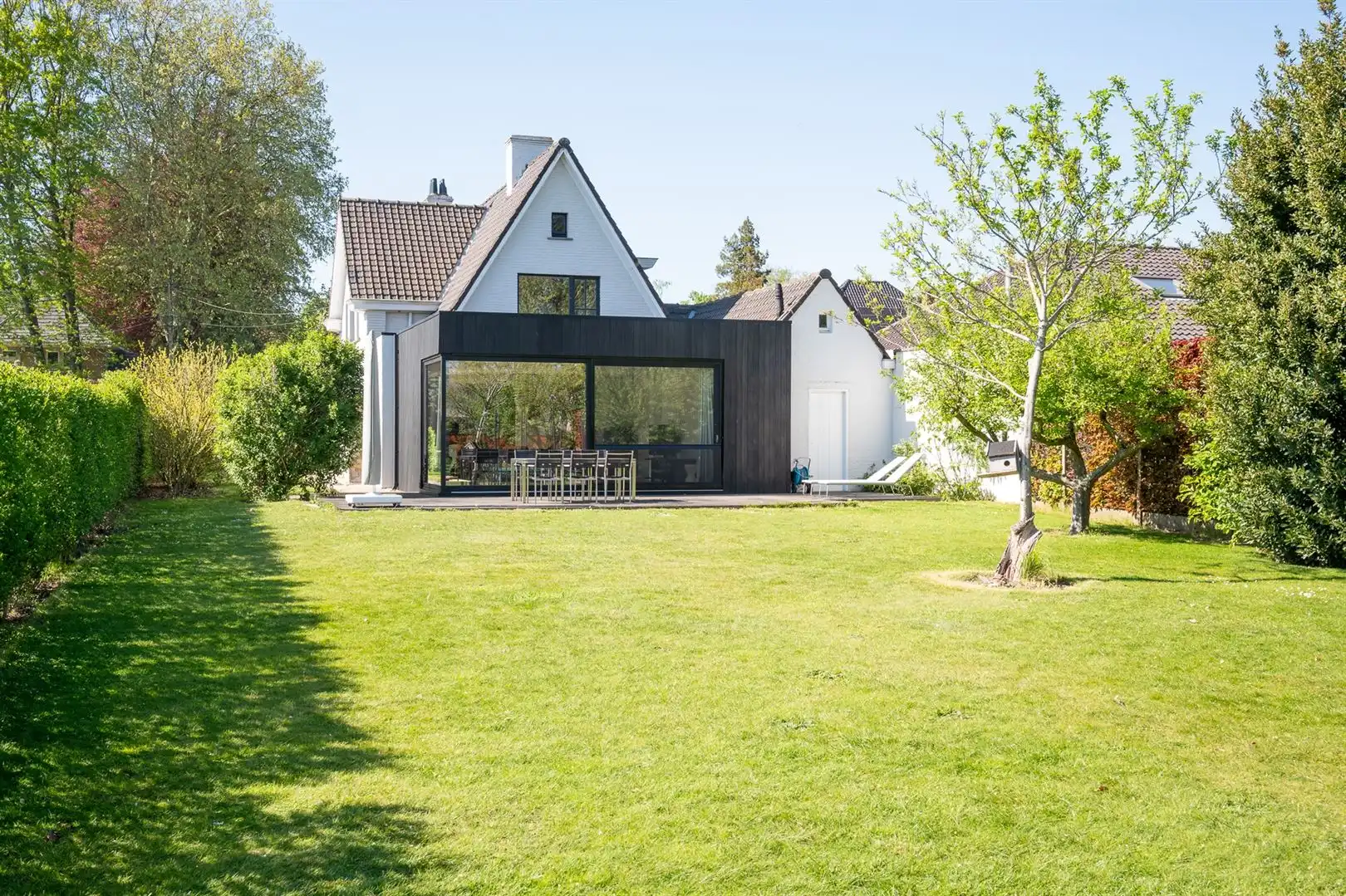 Instapklare woning met grote tuin foto {{pictureIndex}}
