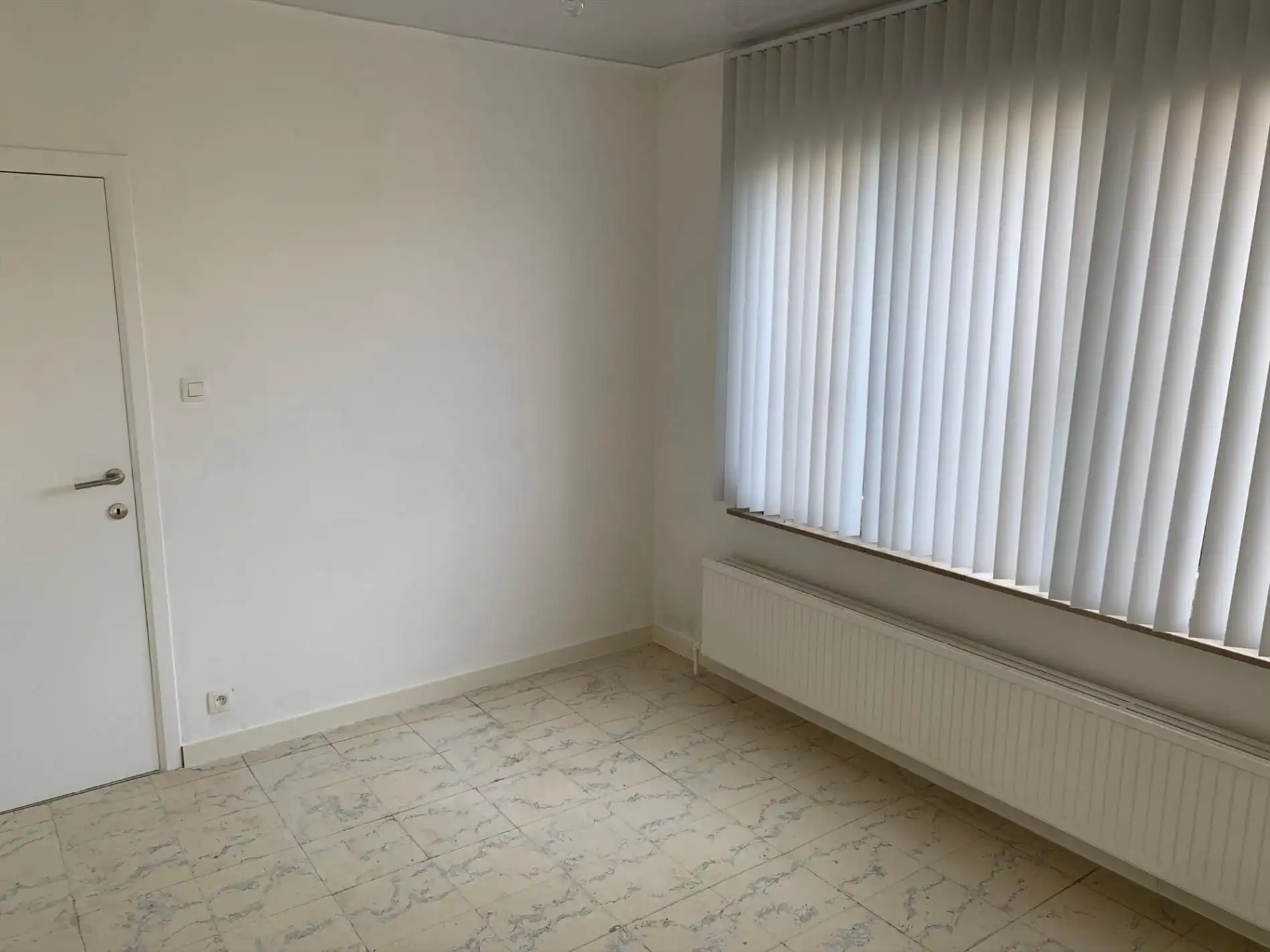 GEZINSWONING met 3 slaapkamers, garage en tuin te huur in LANAKEN !  foto 6