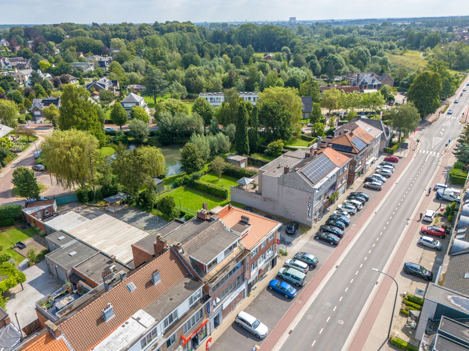 Goed gelegen appt met terras, kelder en parking voor de deur foto 14