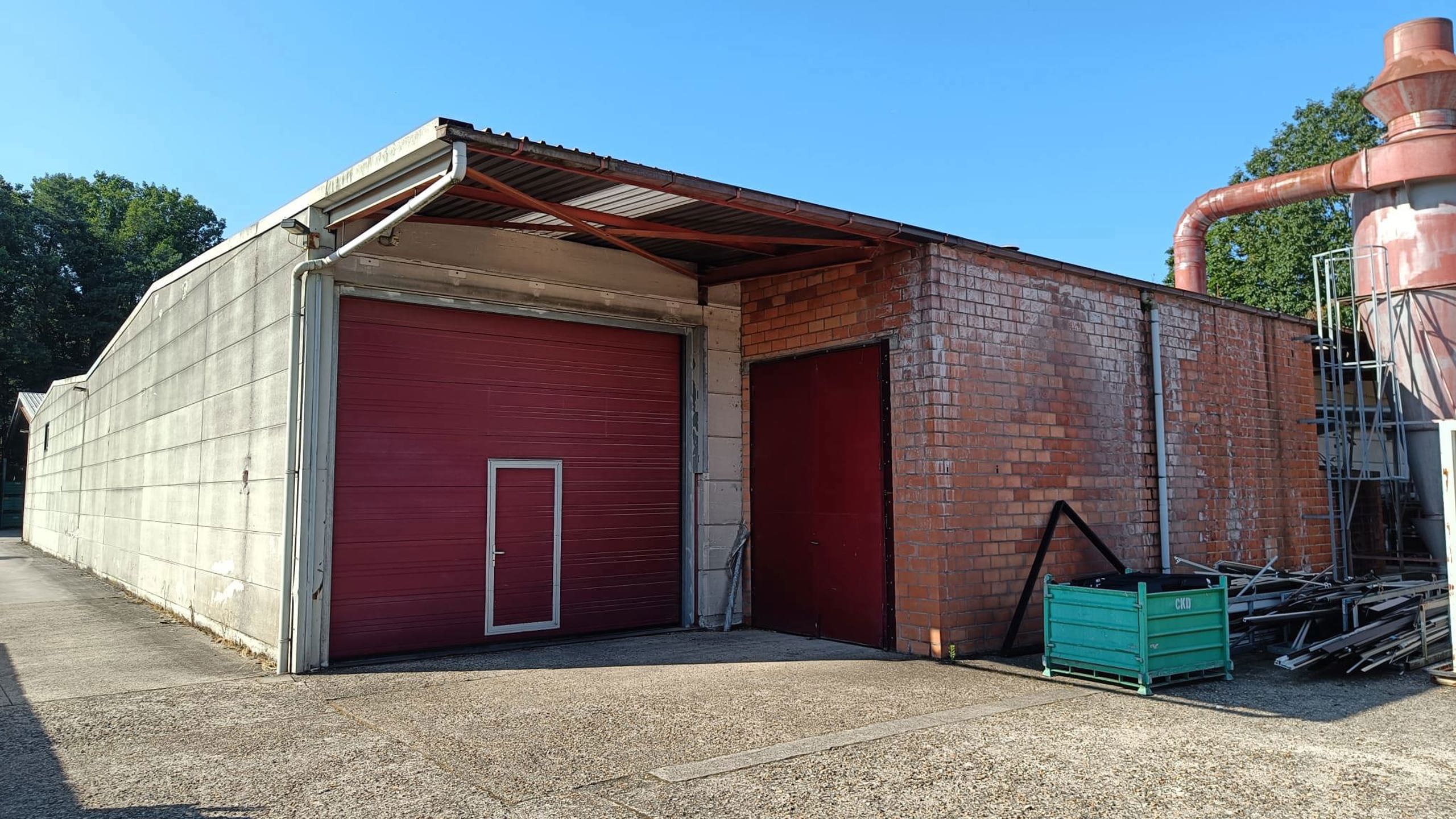 TE HUUR - BEDRIJFSHAL GENK 1000m² (opdeelbaar) - Woudstraat foto 2