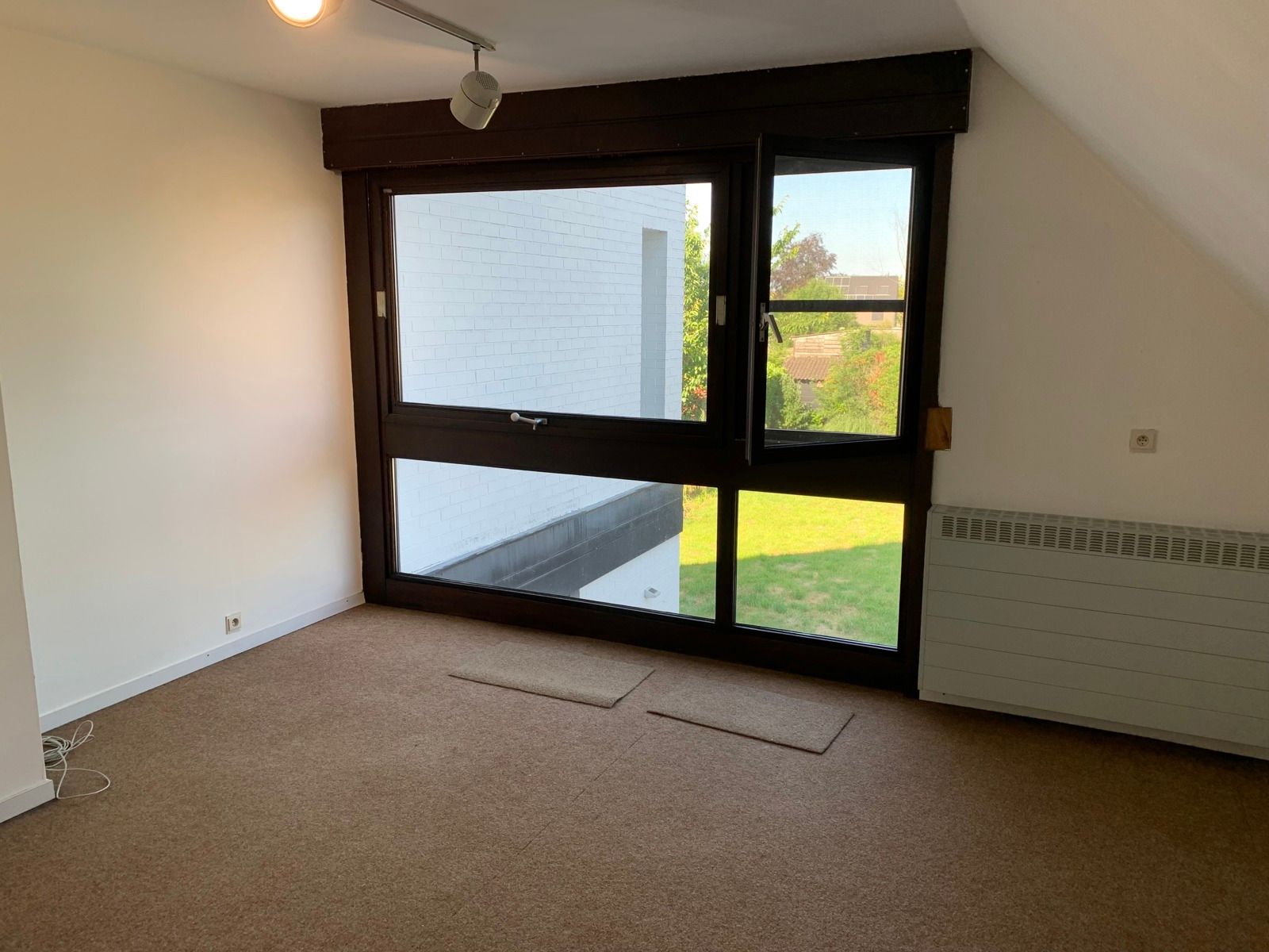 RUIME WONING MET 3 SLAAPKAMERS EN PRACHTIGE TUIN foto 9