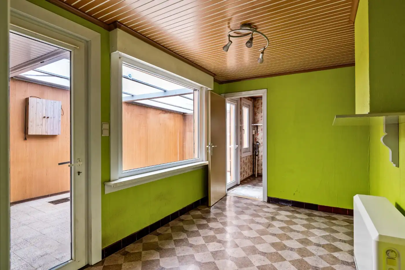 Te renoveren woning met 2 slpk. en tuin foto 5