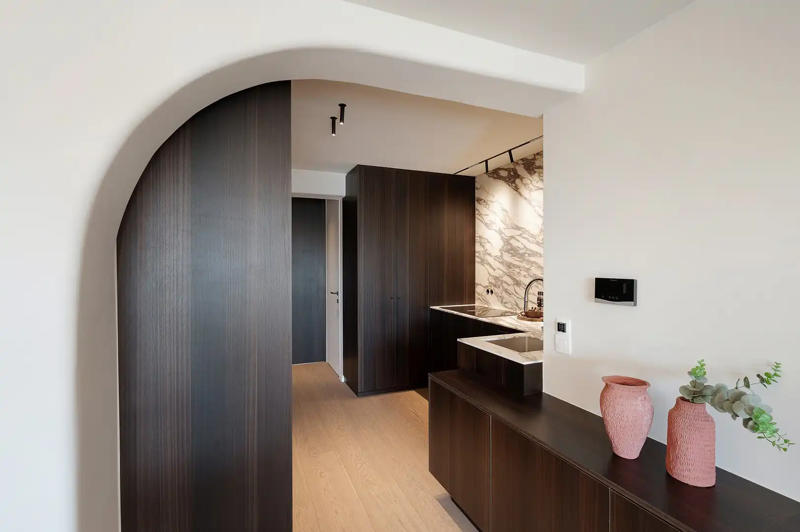 Prachtig gerenoveerd appartement nabij het centrum en de zee met open zichten. foto 15