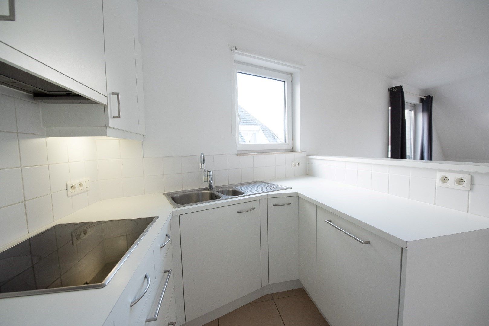Lichtrijk appartement met 3 slaapkamers in Centrum Waregem foto 5