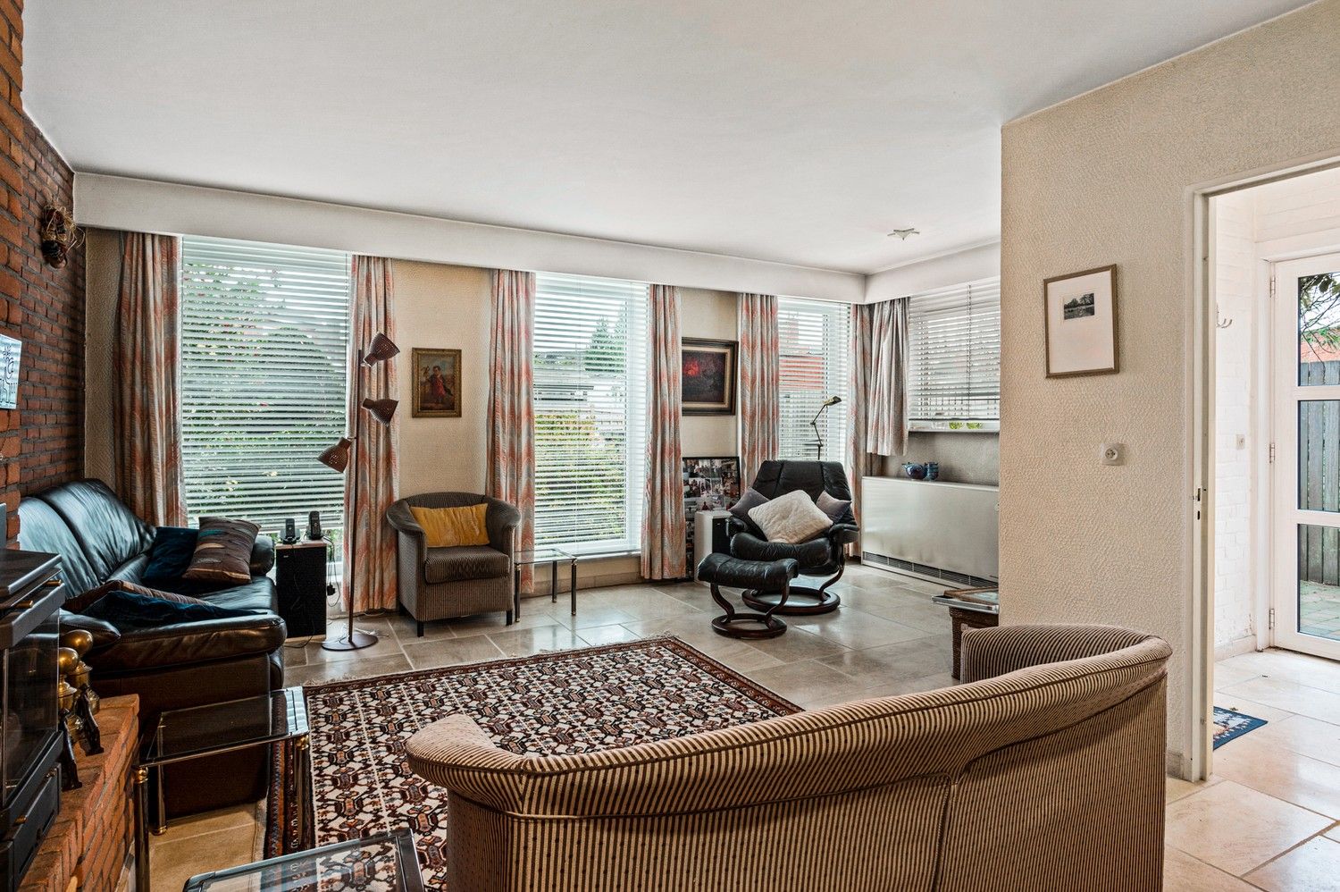 Ruime halfopen bebouwing met garages op uitstekende ligging foto 4