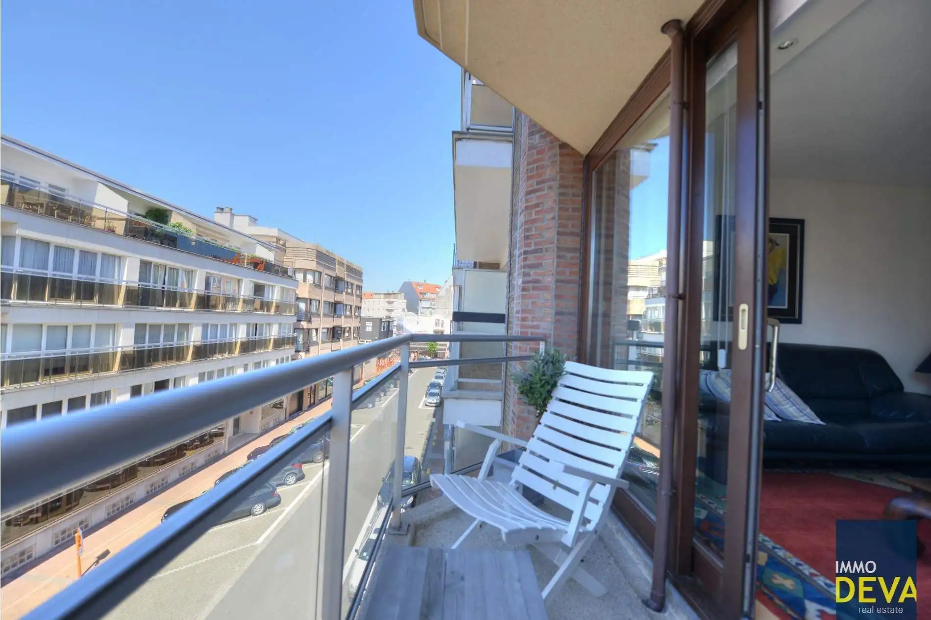 Zonnig en goed onderhouden gemeubeld app. vlakbij de Dumortierlaan foto 2