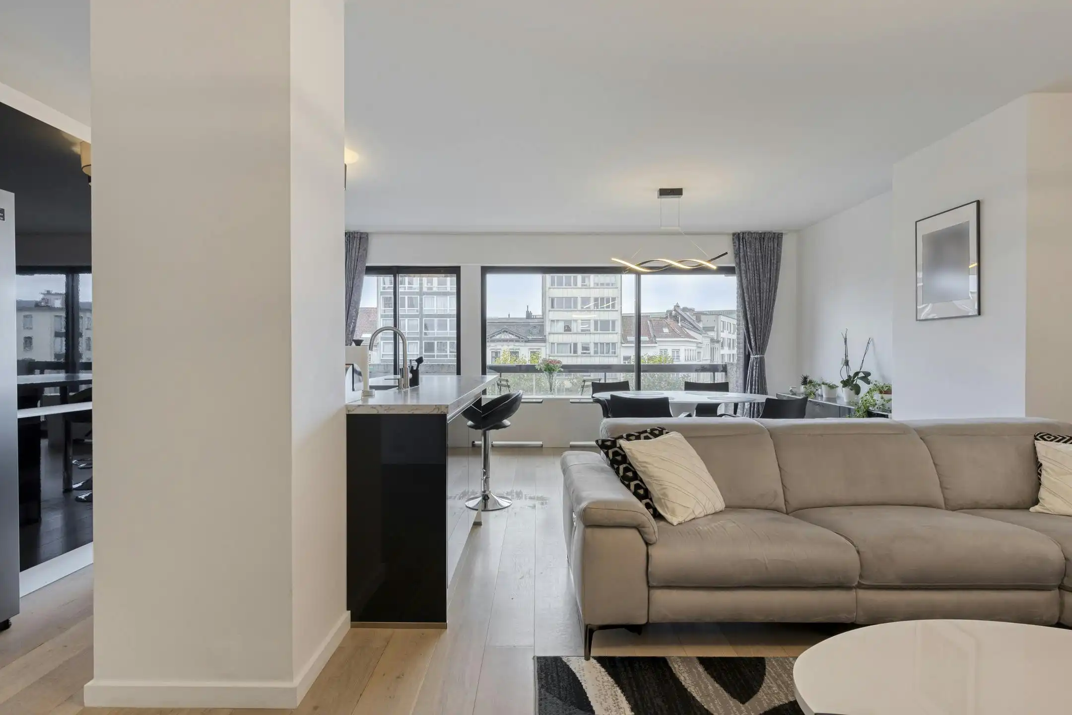 Stijlvol appartement met terras te koop Antwerpen foto 12