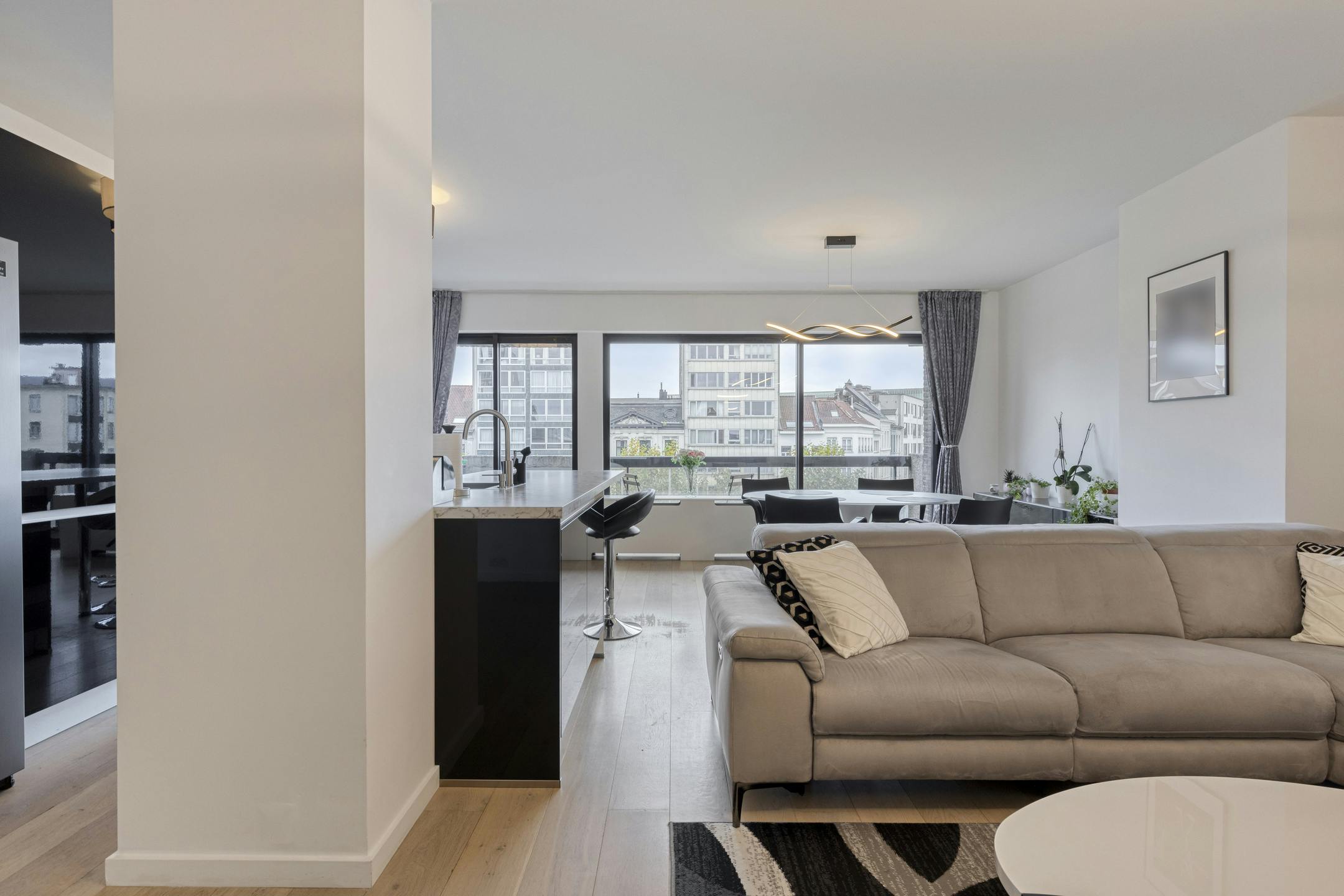 Stijlvol appartement met terras te koop Antwerpen foto 9