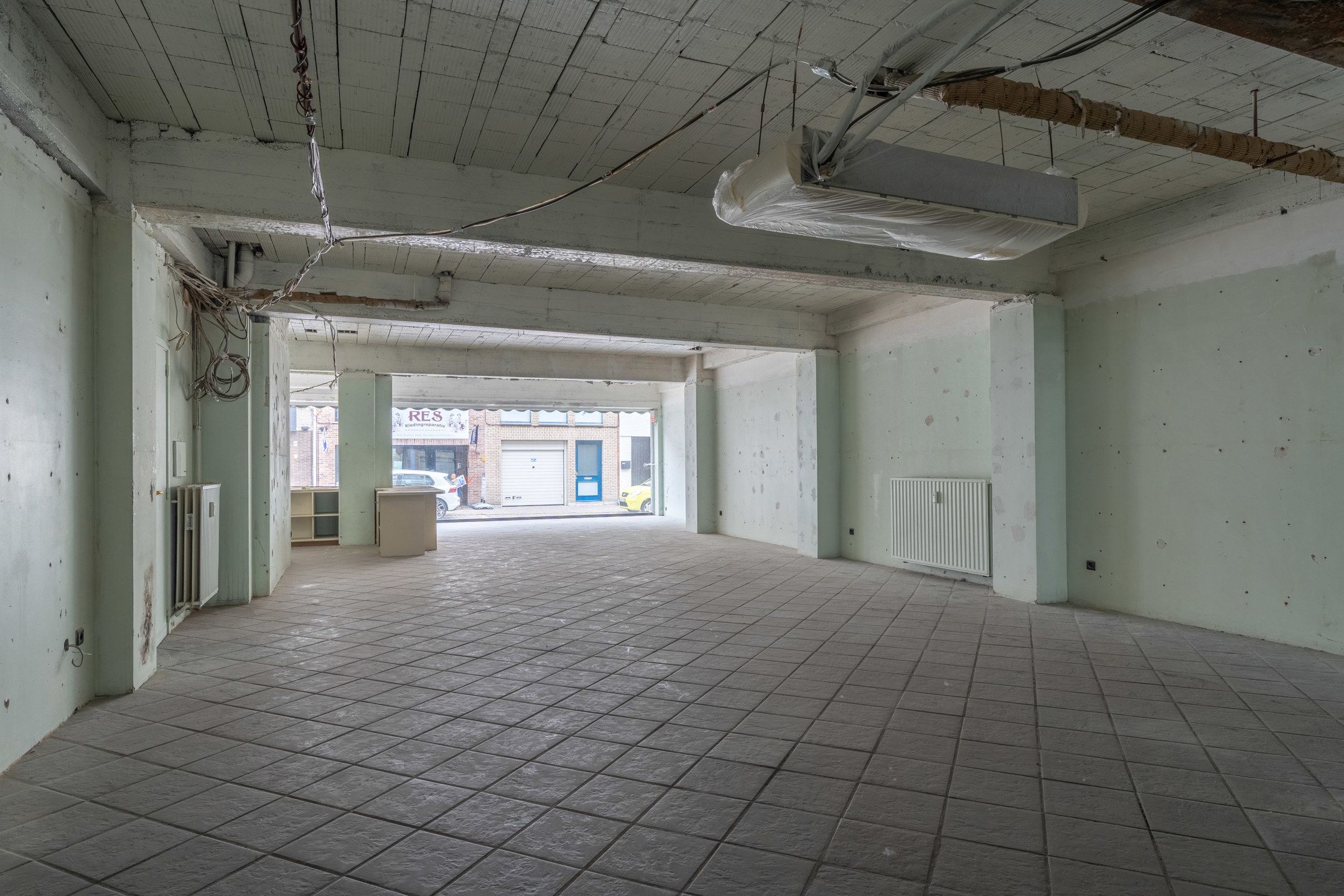 Ruim handelspand met mooie vitrinebreedte, op toplocatie! foto 10