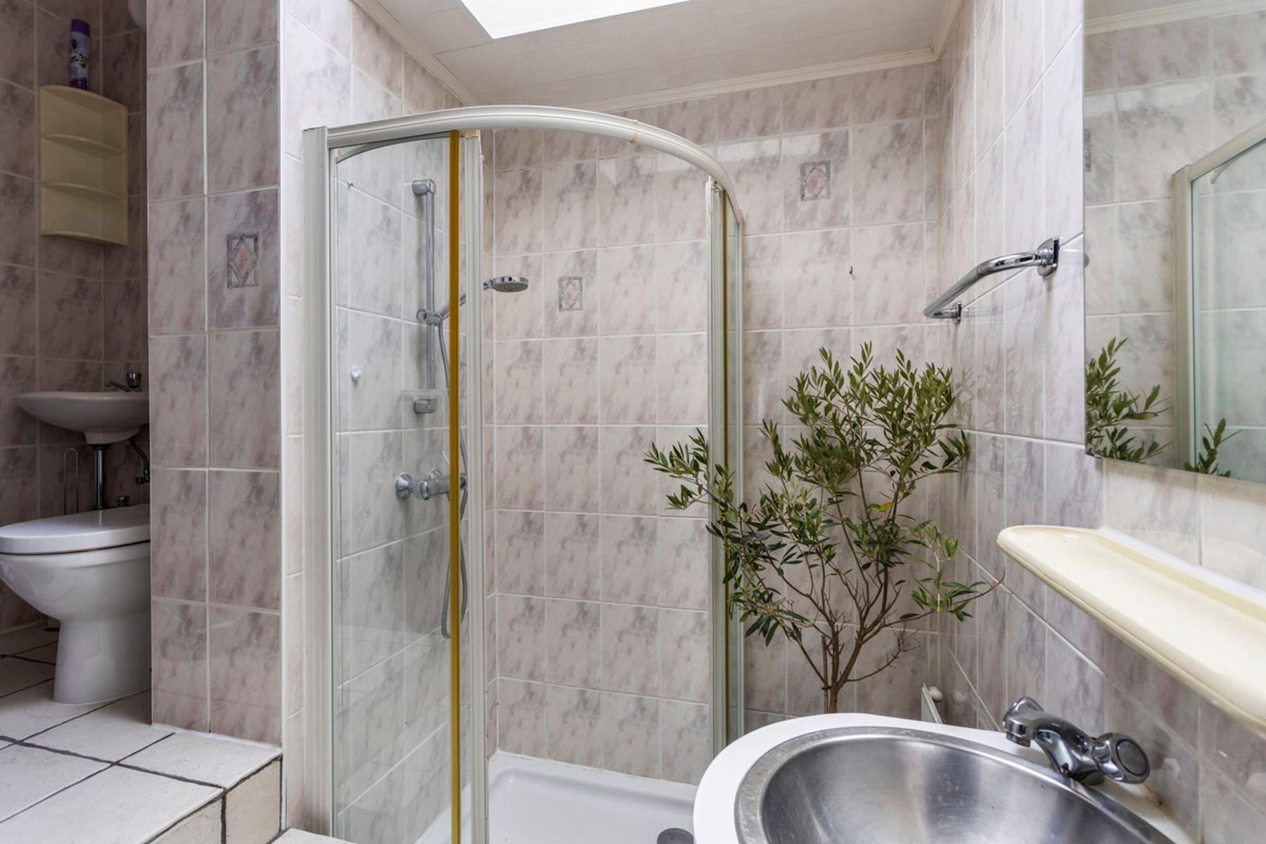 Opbrengsteigendom 2 appartementen en 2 commerciële ruimtes foto 26