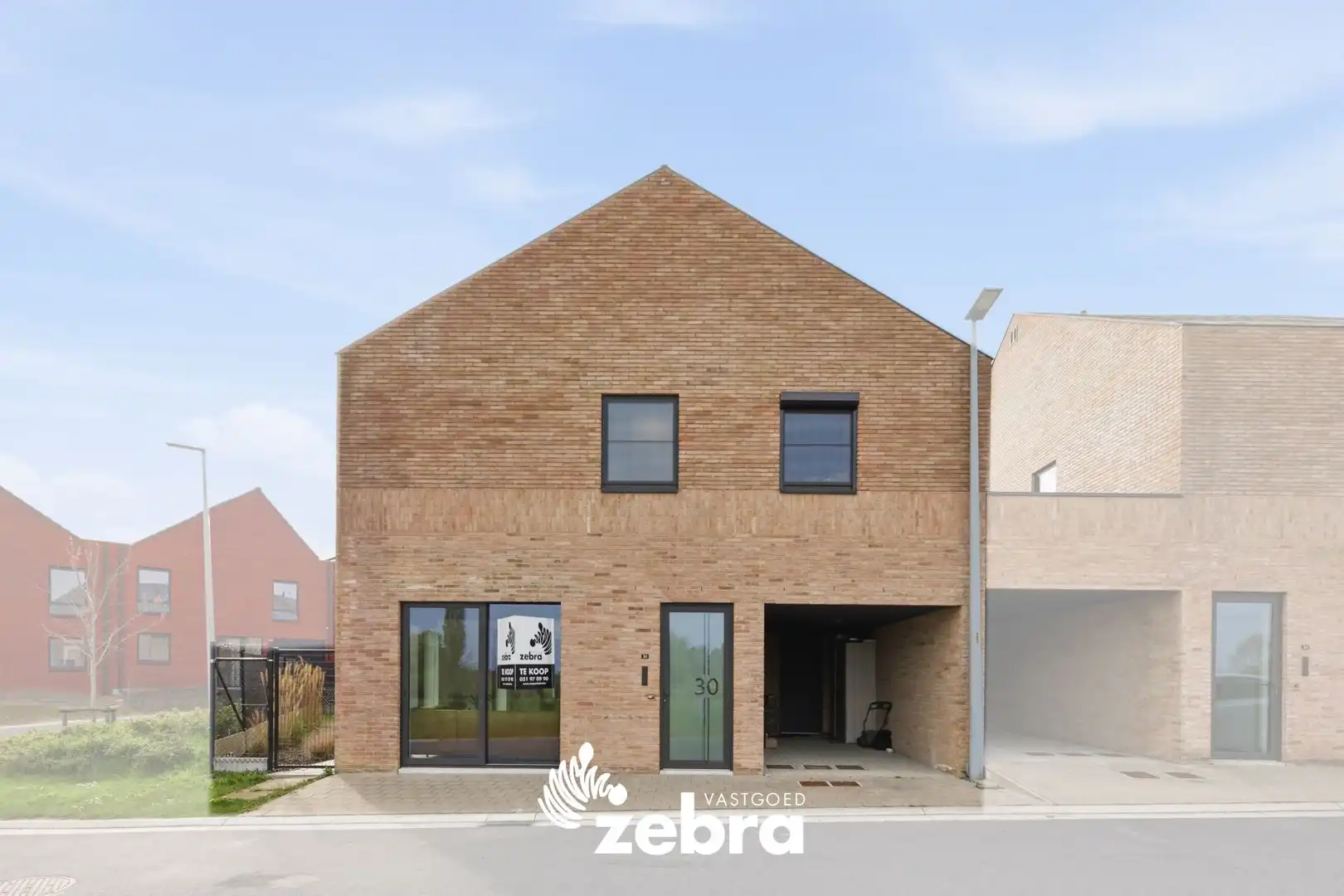 Recente moderne woning (2024) met 4 slaapkamers en tuin in Tielt! foto {{pictureIndex}}