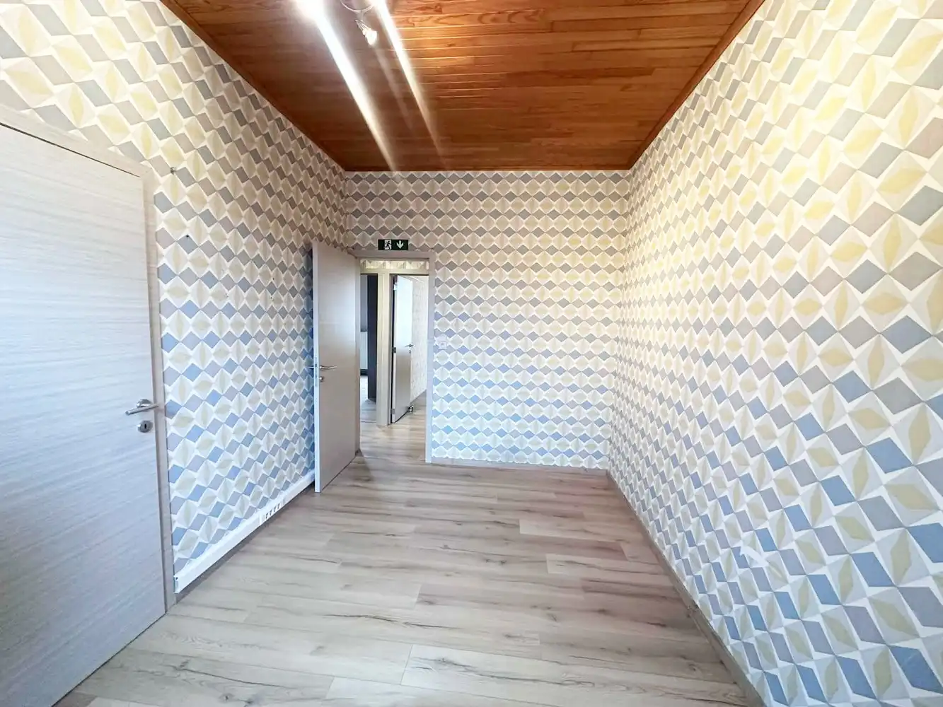 Verrassend ruime instapklare woning met 6 slaapkamers en zonnige tuin – hartje Meerbeke foto 20