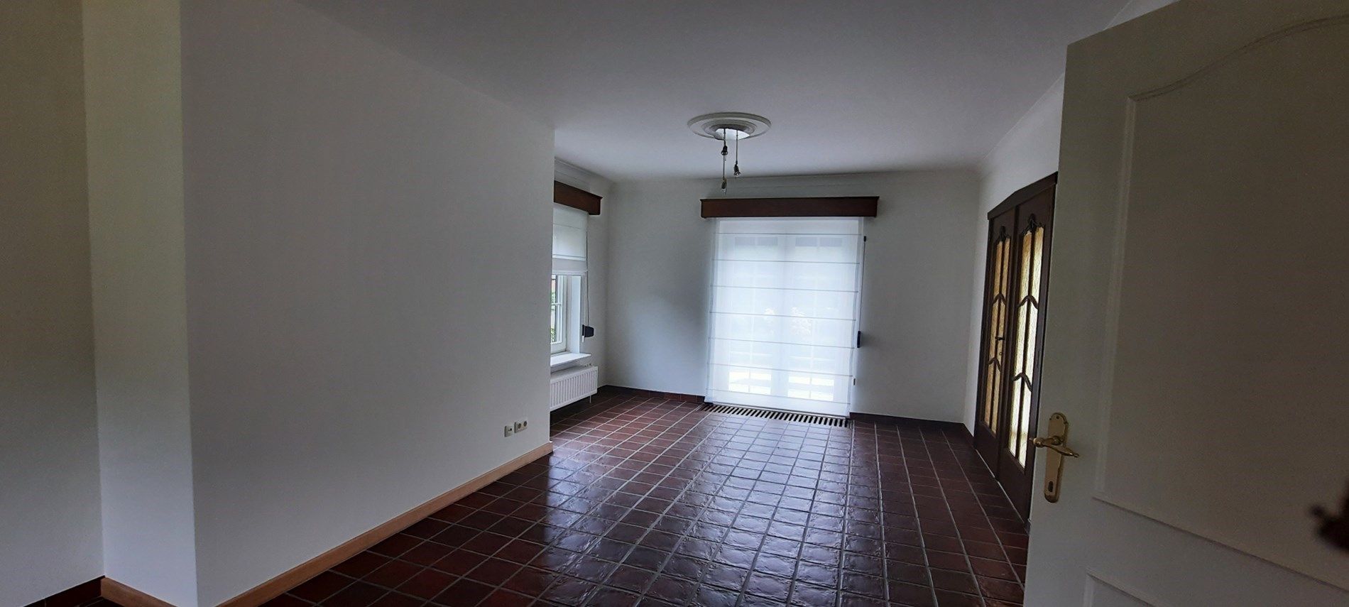 Gelijkvloerse gezinswoning met 3 slaapkamers, fraaie tuin en carport in Opoeteren. foto 5