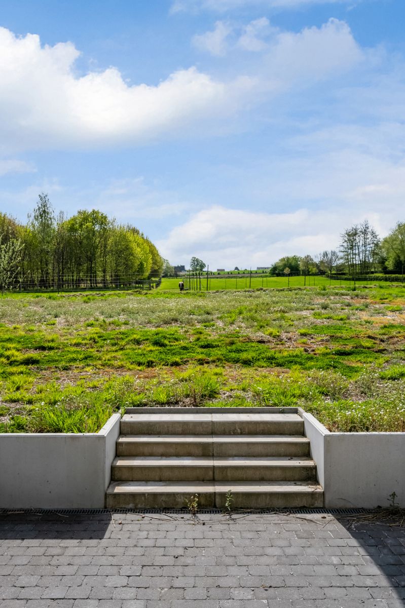Instapklare nieuwbouwwoning met uitzicht op de velden foto 23