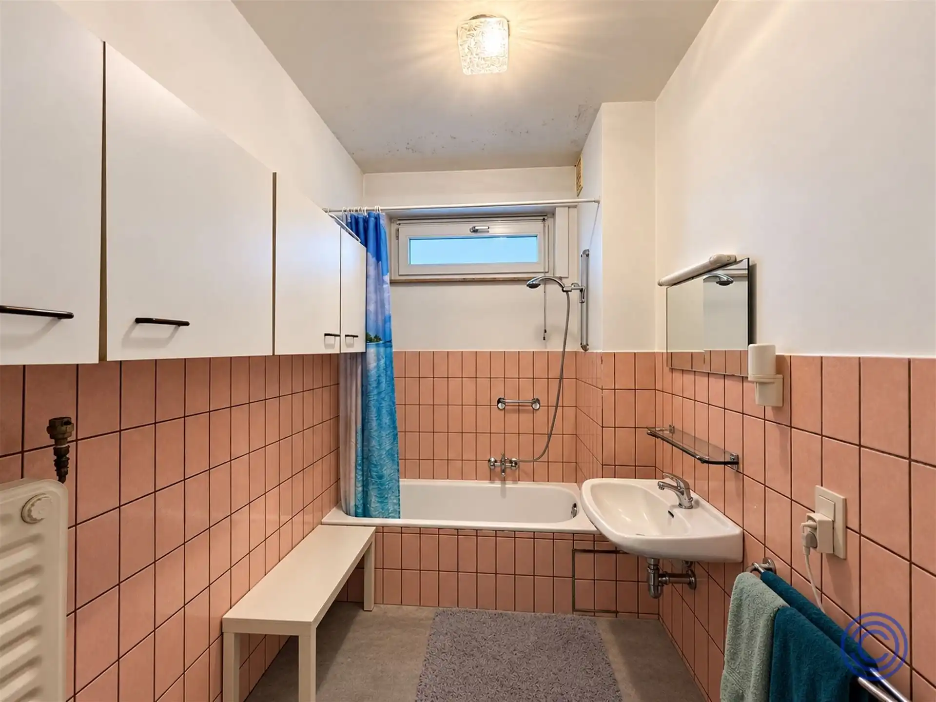 Op te frissen 2-slpk appartement met terras in rustige woonwijk! foto 8