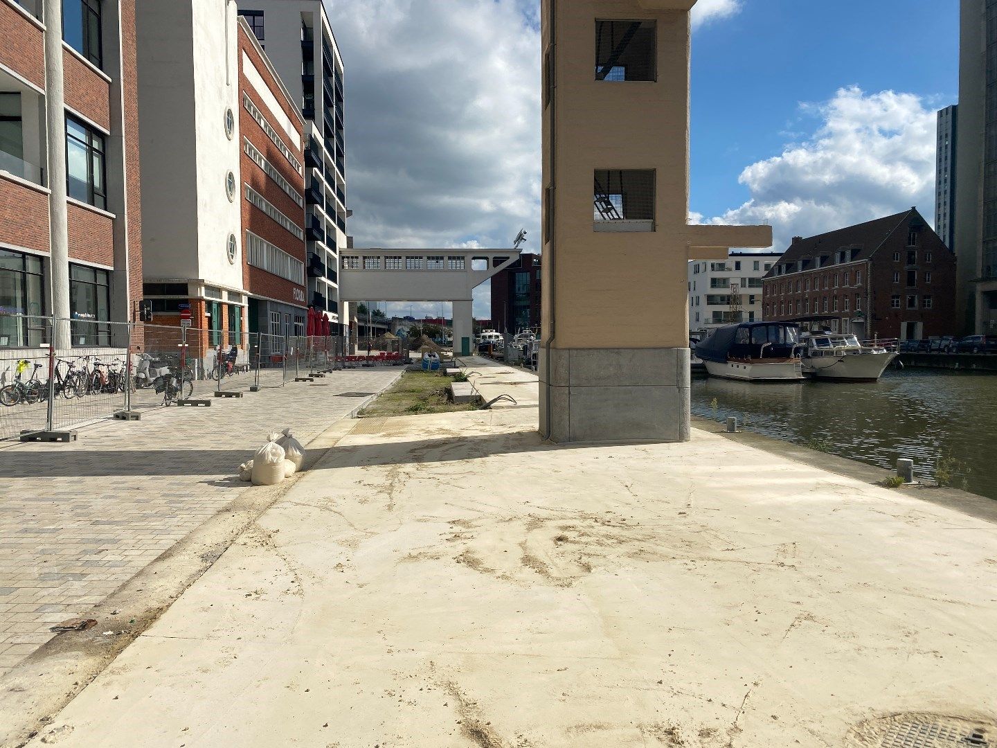 Goed gelegen casco handelspand aan de Vaartkom foto 12