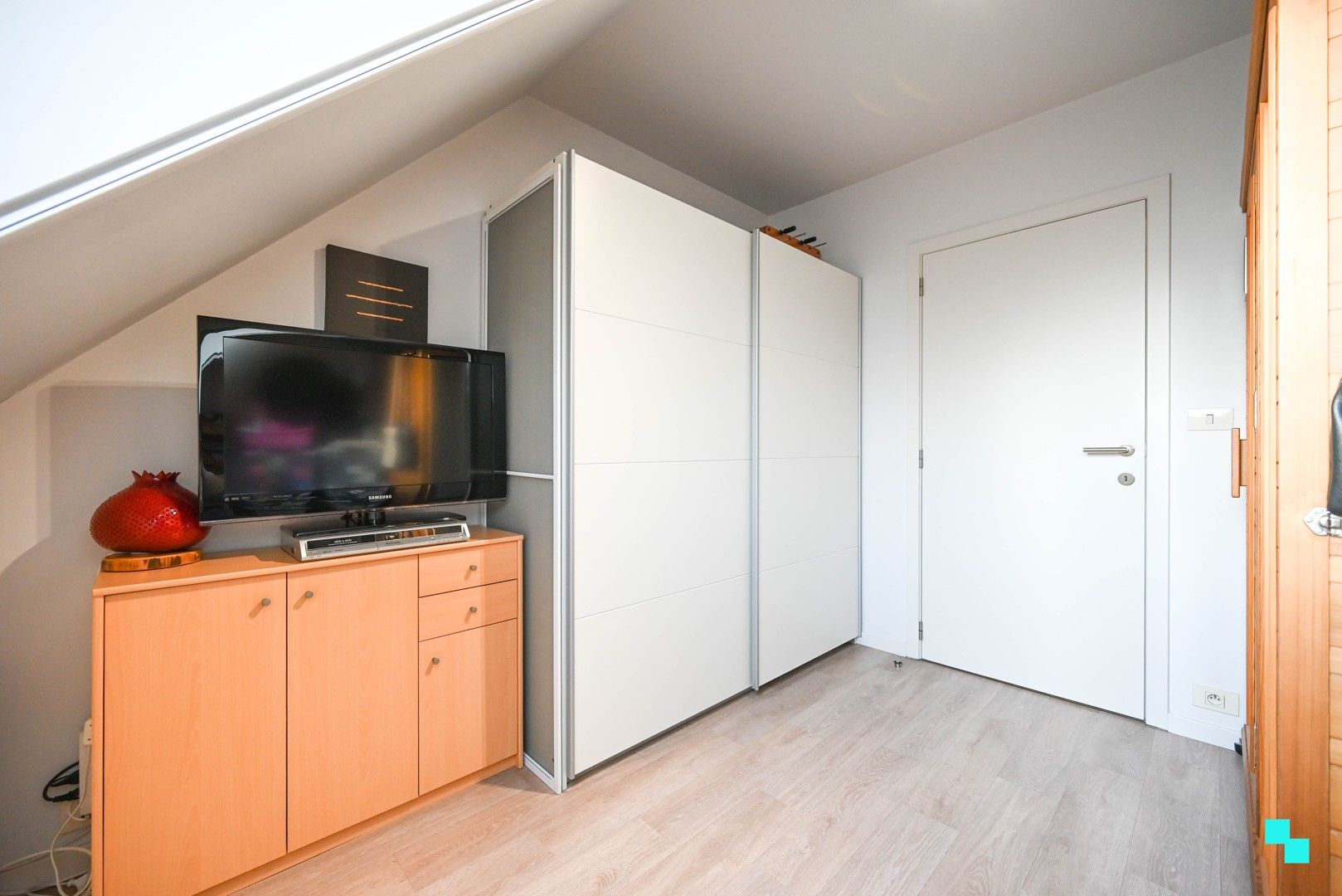 Riant, instapklaar appartement te Kortrijk foto 17