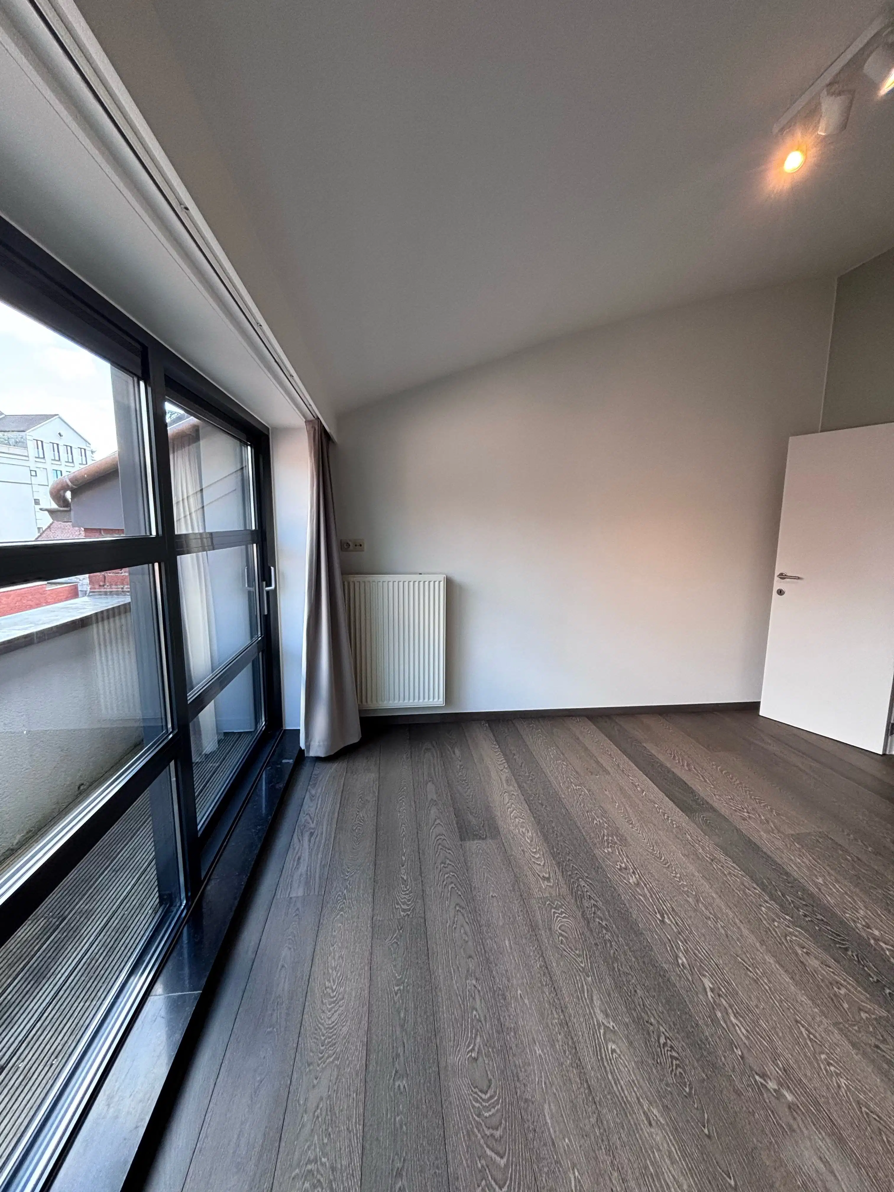 Schitterend appartement met ruim terras en privé garage foto 8