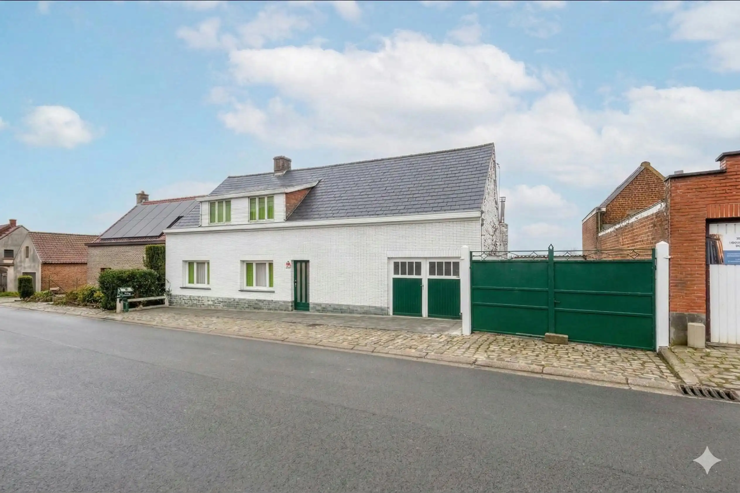 Hoofdfoto van de publicatie: Woning met veel potentieel en ruime tuin in Brakel