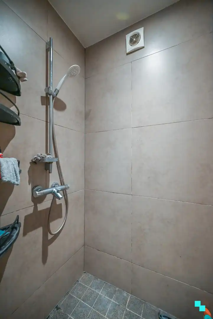 Verrassend ruim duplex appartement in Ooigem foto 19