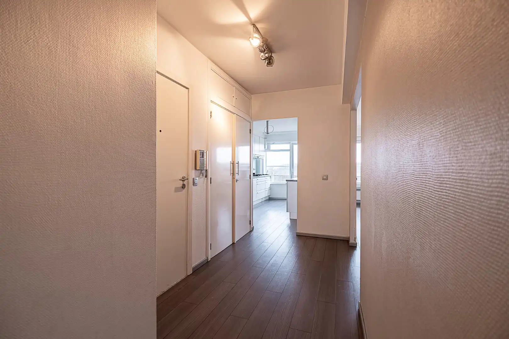 Ruim en instapklaar appartement gelegen op de 9de verdieping foto 11