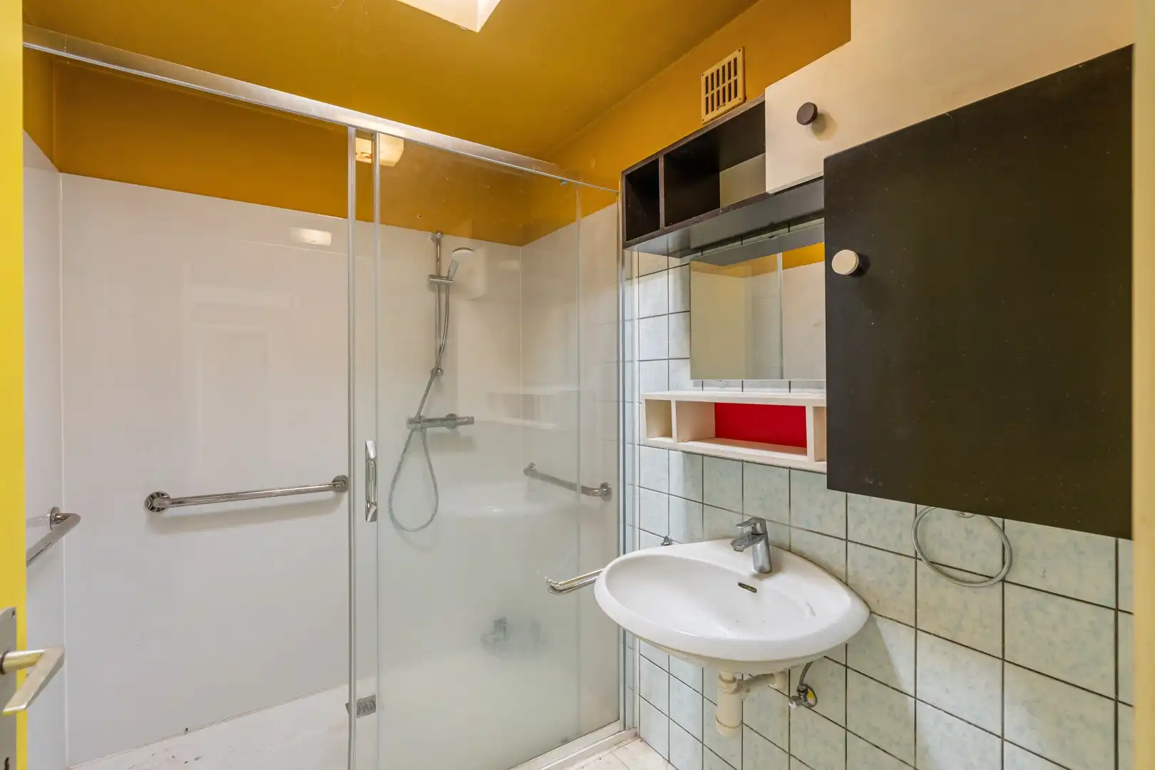 Karaktervolle patio-bungalow met renovatiepotentieel in doodlopende straat te Herent foto 15