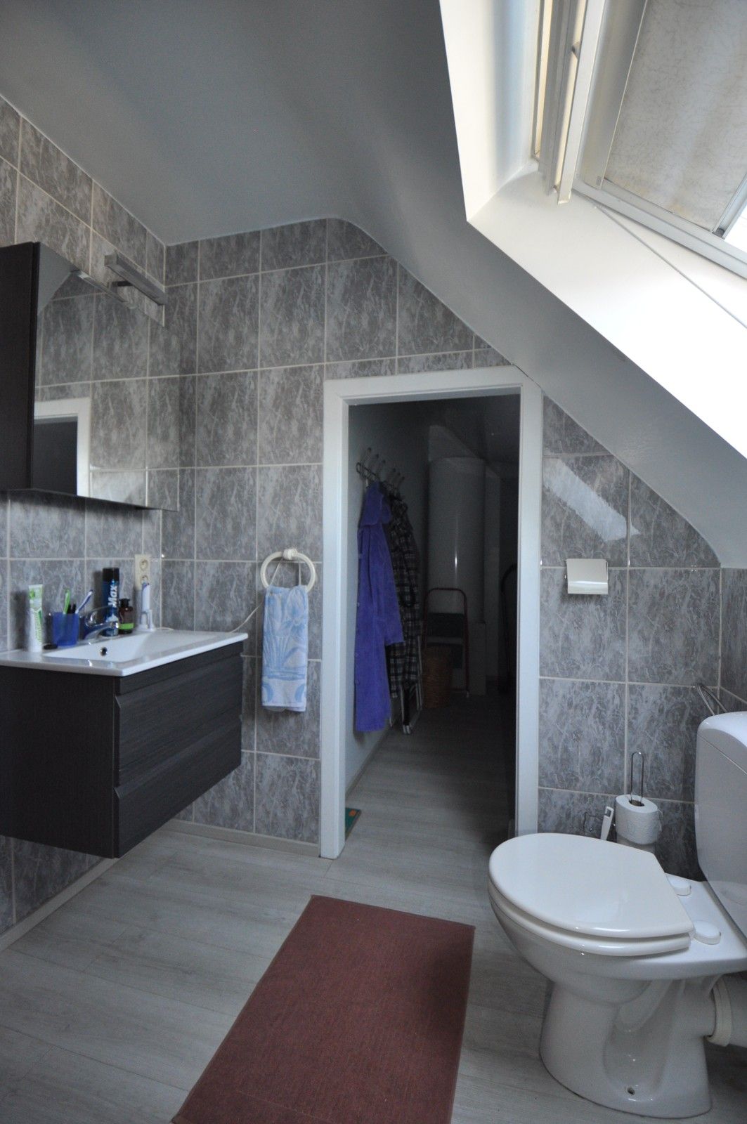 Ruime verzorgde woning met grote tuin en garage ! foto 17