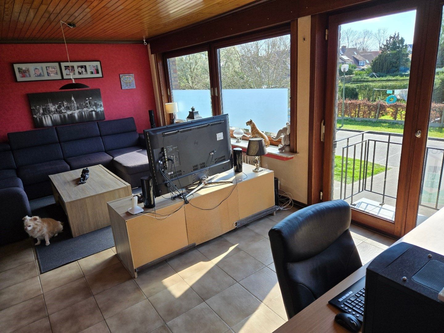 Ruime half open woning met grote garage en leuke tuin in uiterst rustige straat nabij de Damse Vaart. foto 6