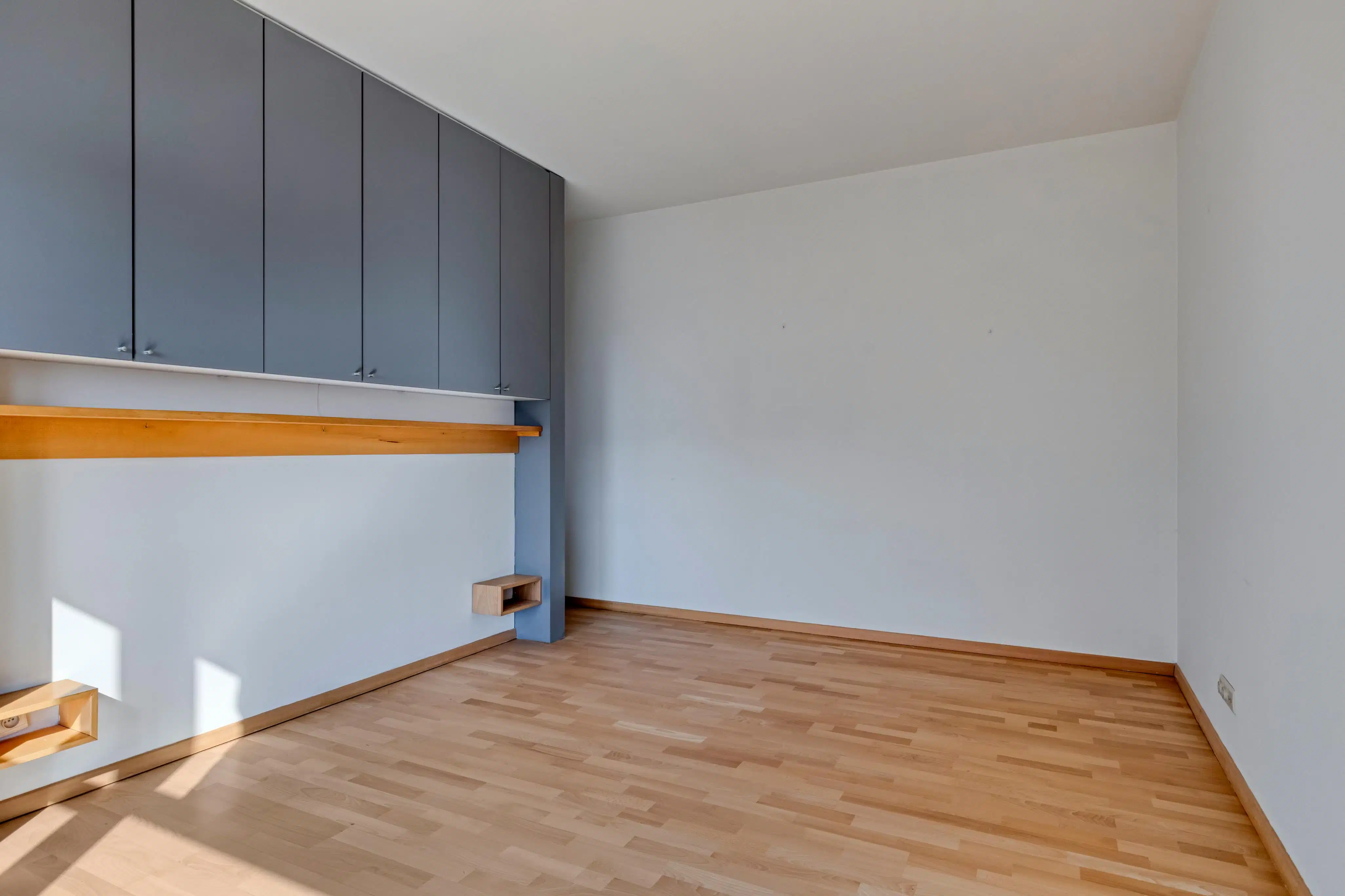 Instapklaar dakappartement met zicht op het water in Boom foto 12