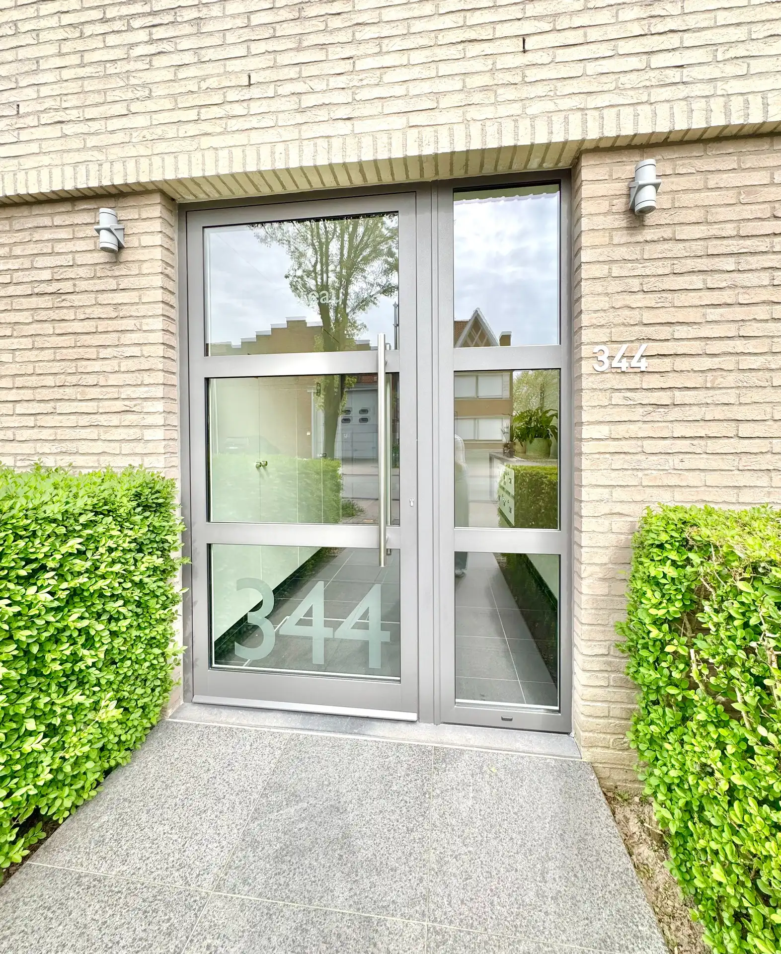 GELIJKVLOERS APPARTEMENT | VOOR- EN ACHTERTUIN | 2 KAMERS | GARAGE | 140 M² foto 7