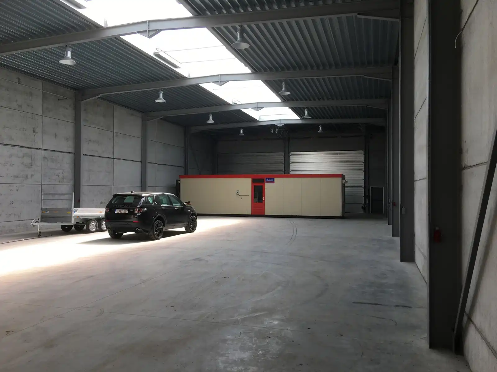 Magazijn te huur in Beveren ! foto 3