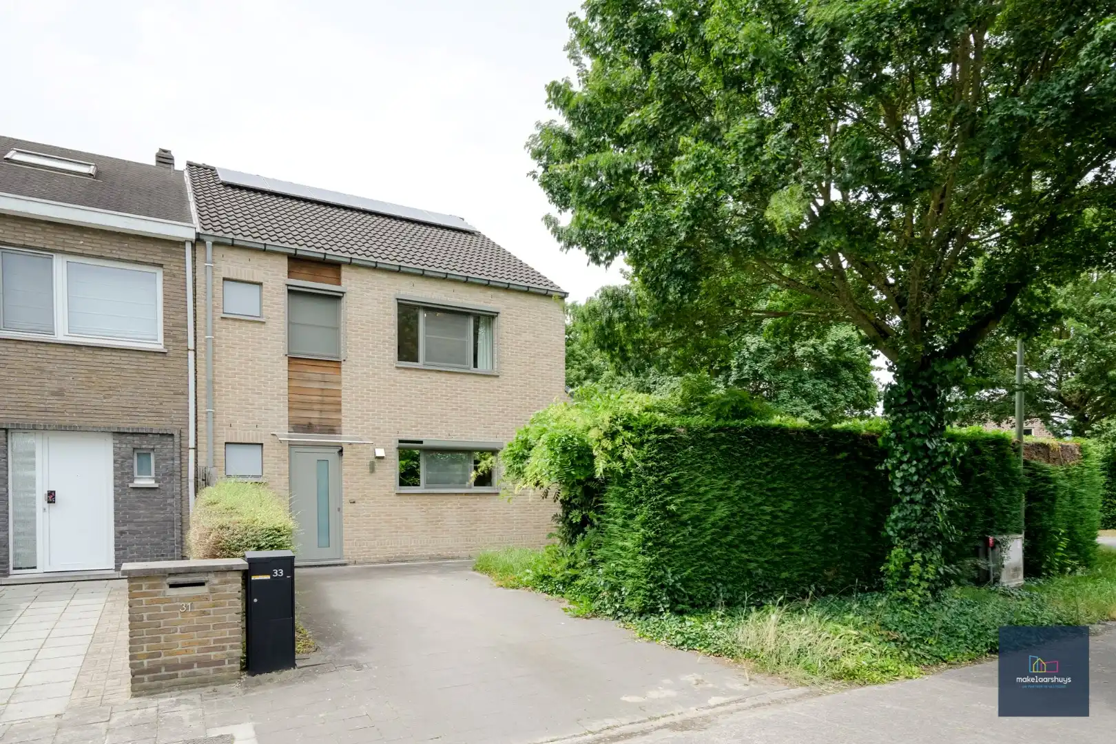 Ruime en  instapklare halfopen bebouwing met tuin  foto {{pictureIndex}}