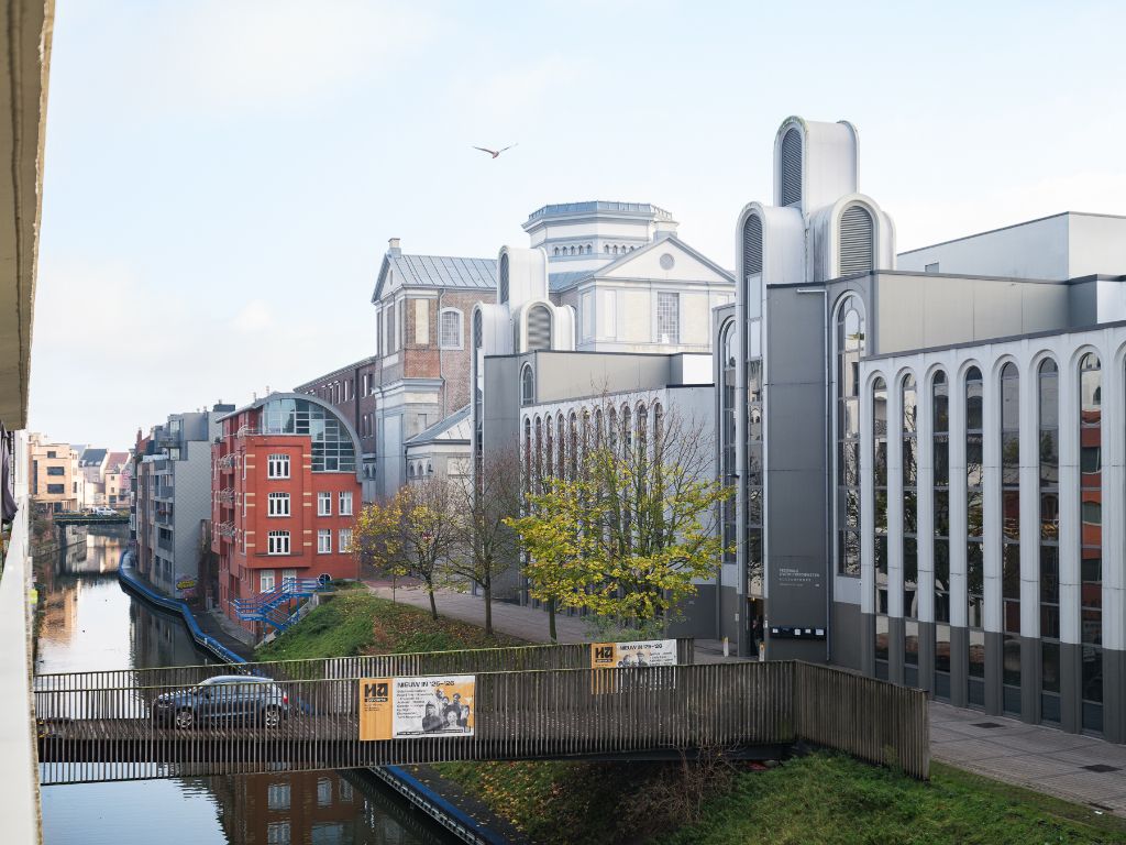 Lichtrijk 3-slaapkamer appartement met zicht op de Ketelvest foto 4