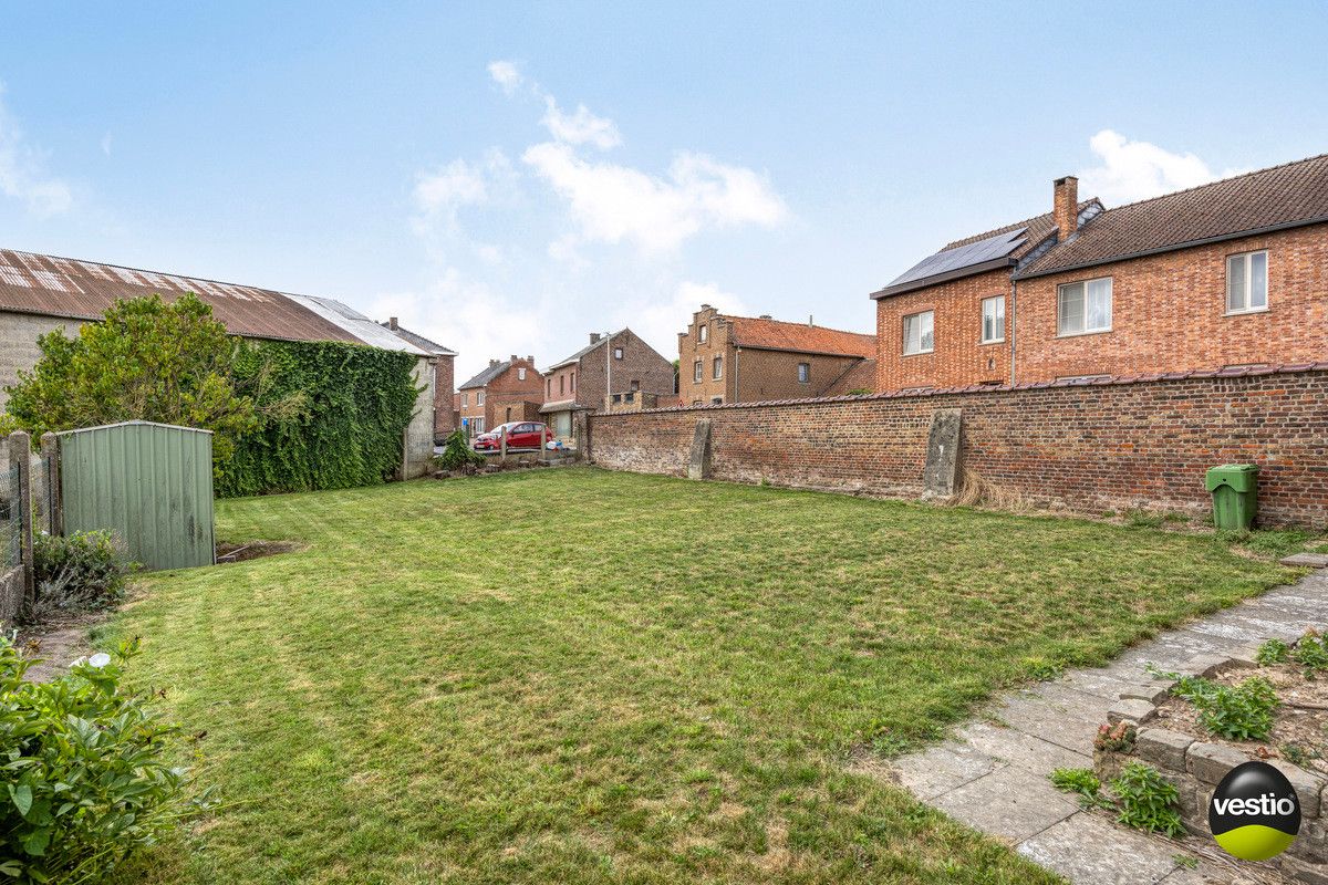 RUSTIG GELEGEN KARAKTERVOLLE AUTHENTIEKE WONING OP 6A85CA TE LAUW. foto 32