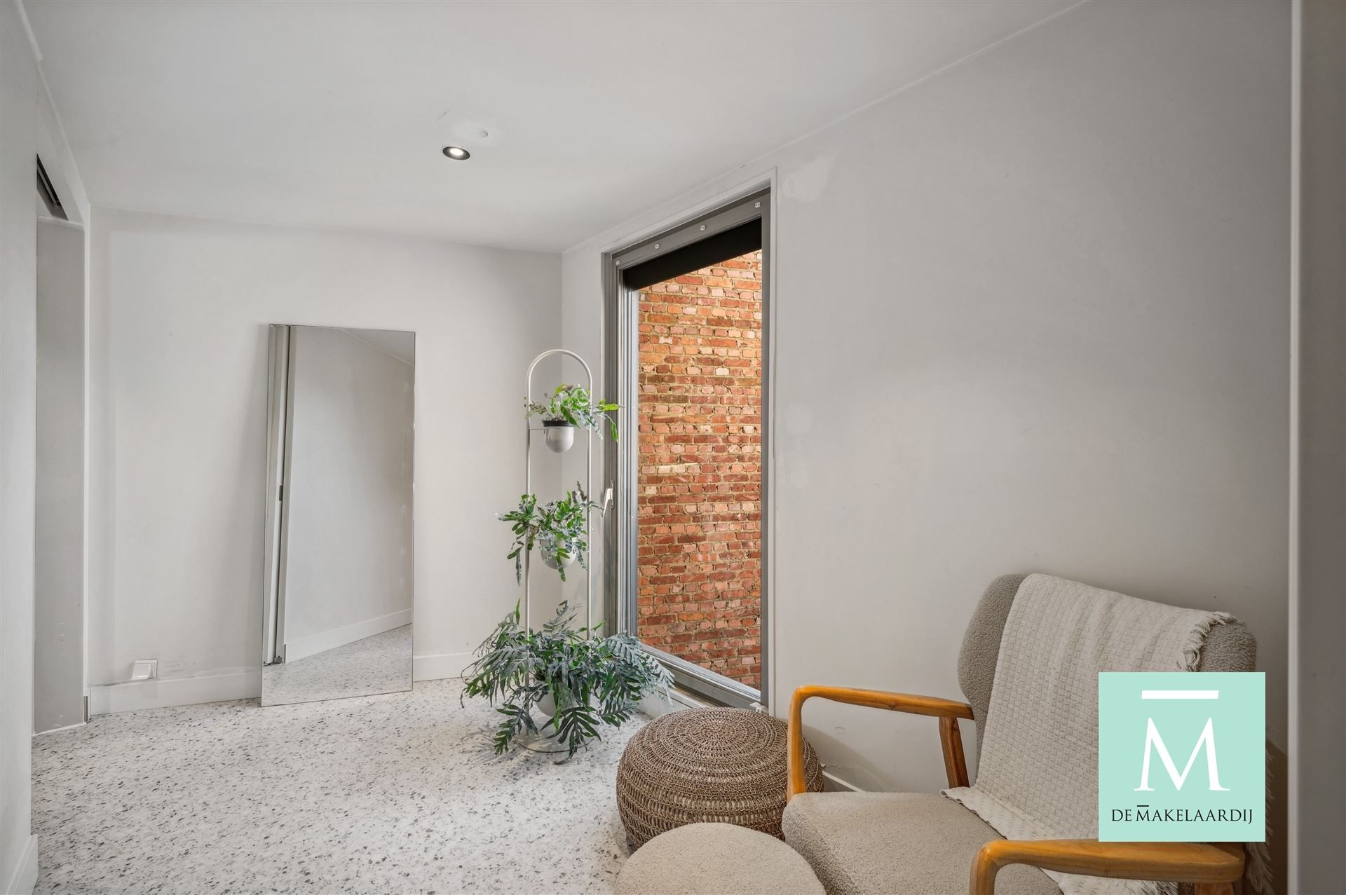 Zeer ruime en charmante woning met fijne tuin en ruime garage foto 21