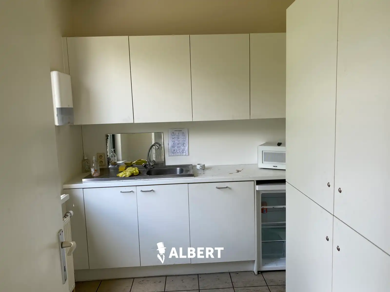 Industrieel gebouw 4.600 m² op verhard terrein van 11.190 m² foto 5