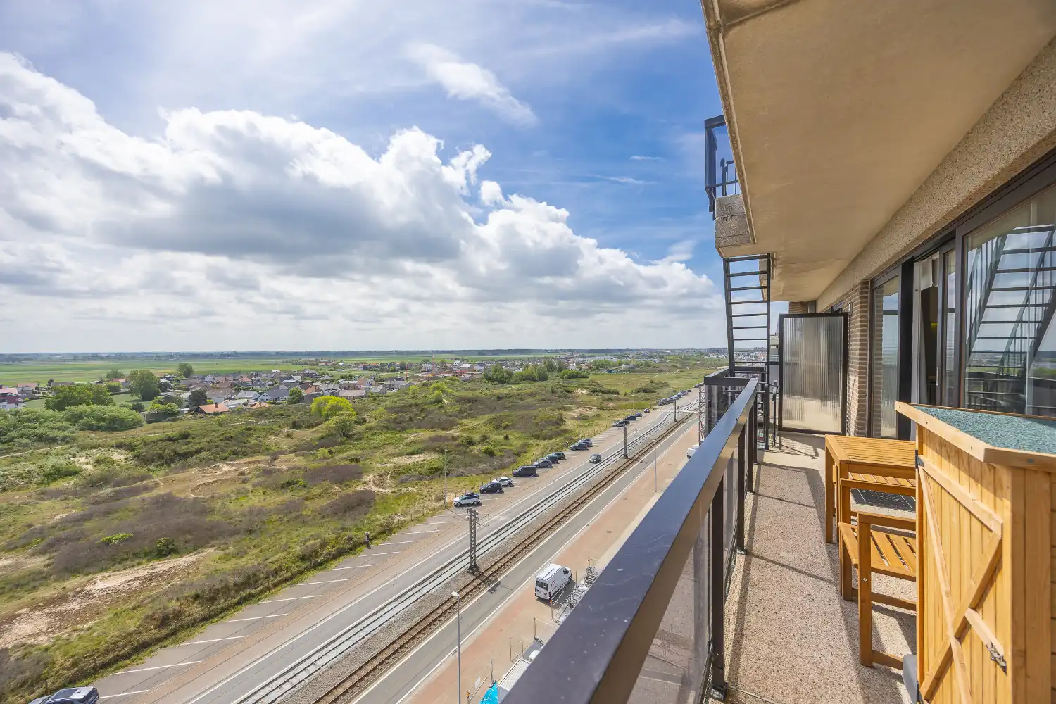 Prachtig gerenoveerd 1-slaapkamerappartement met zongericht terras en prachtig open uitzicht foto 11