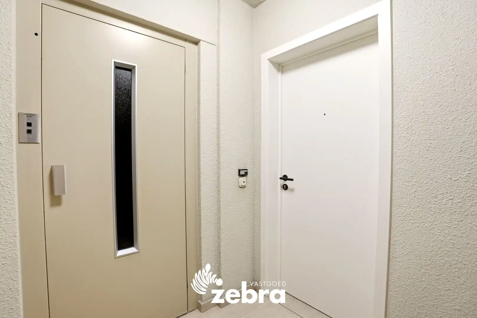 Zeer ruim appartement (137 m²) te koop met dubbele garage in het hartje van Tielt! foto 30