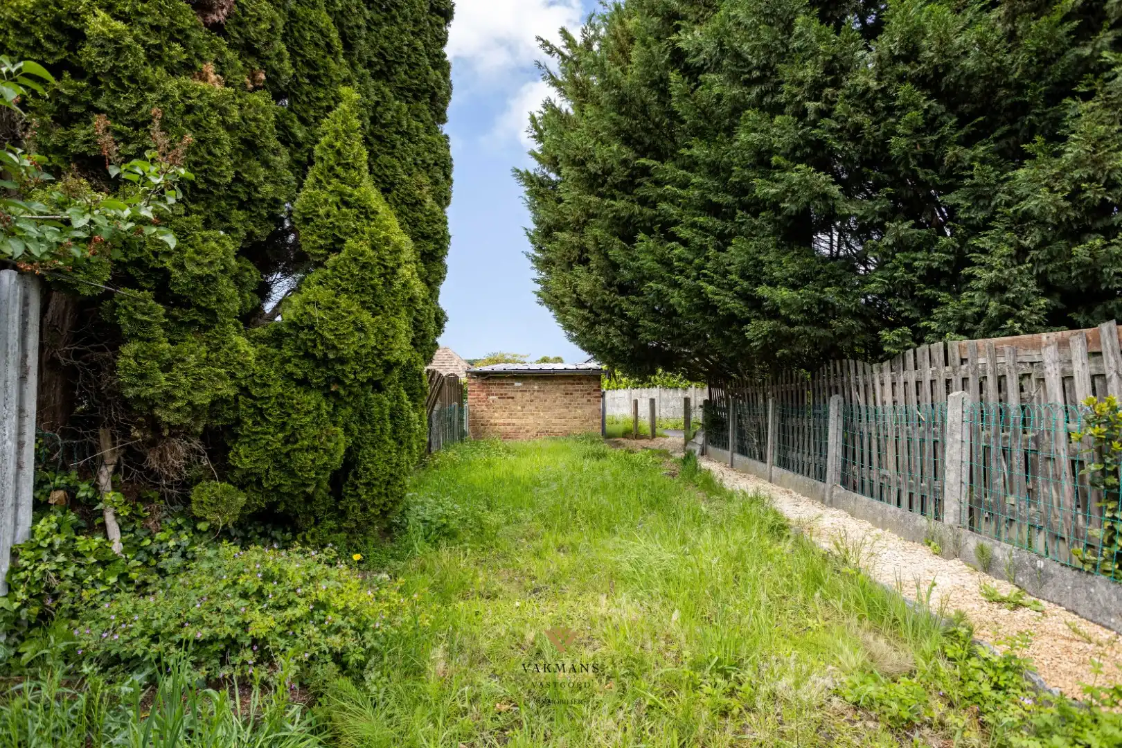 Een vernieuwd huis met 3 slaapkamers en garage foto 32