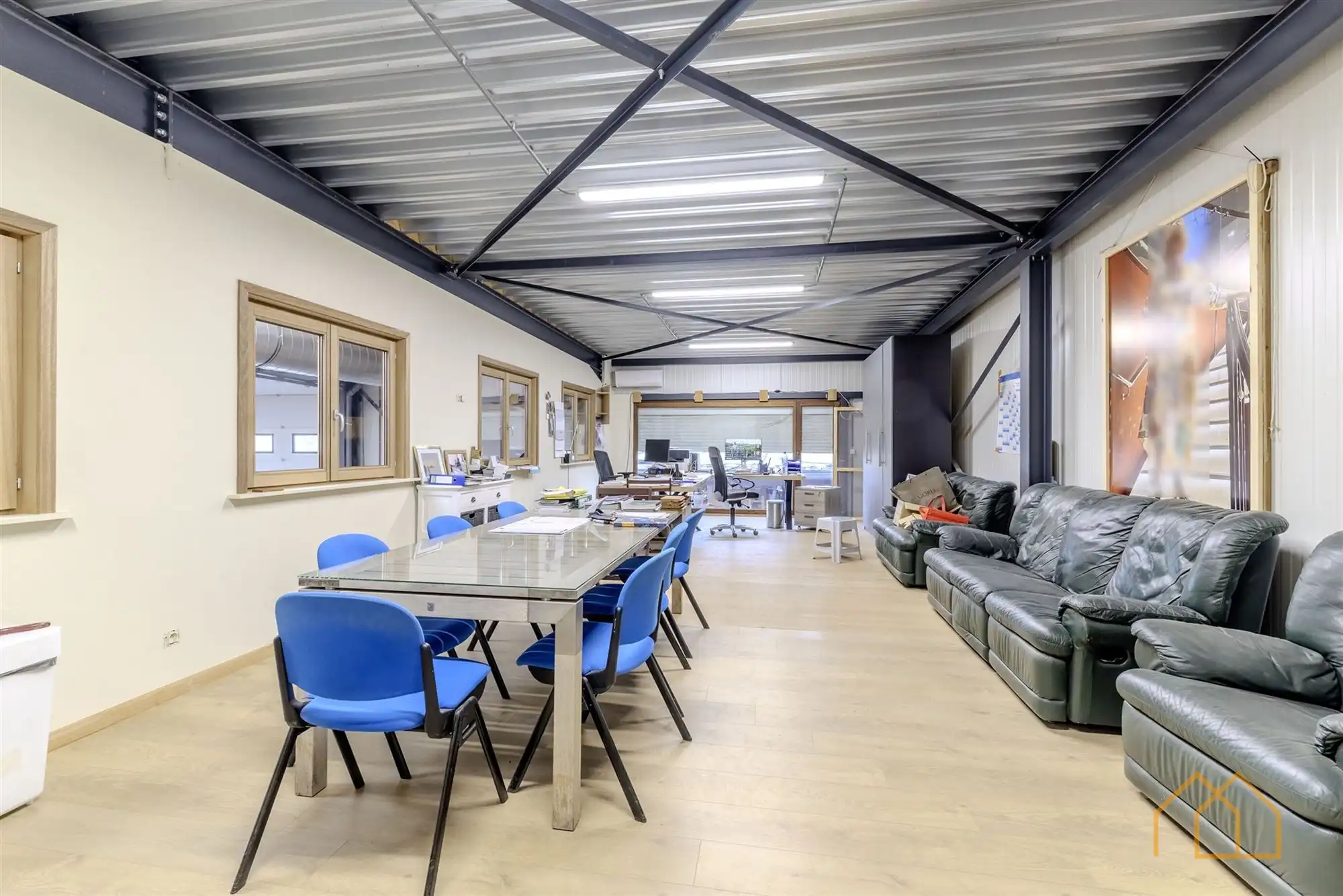 Ingerichte schrijnwerkerij van 400m² foto 7