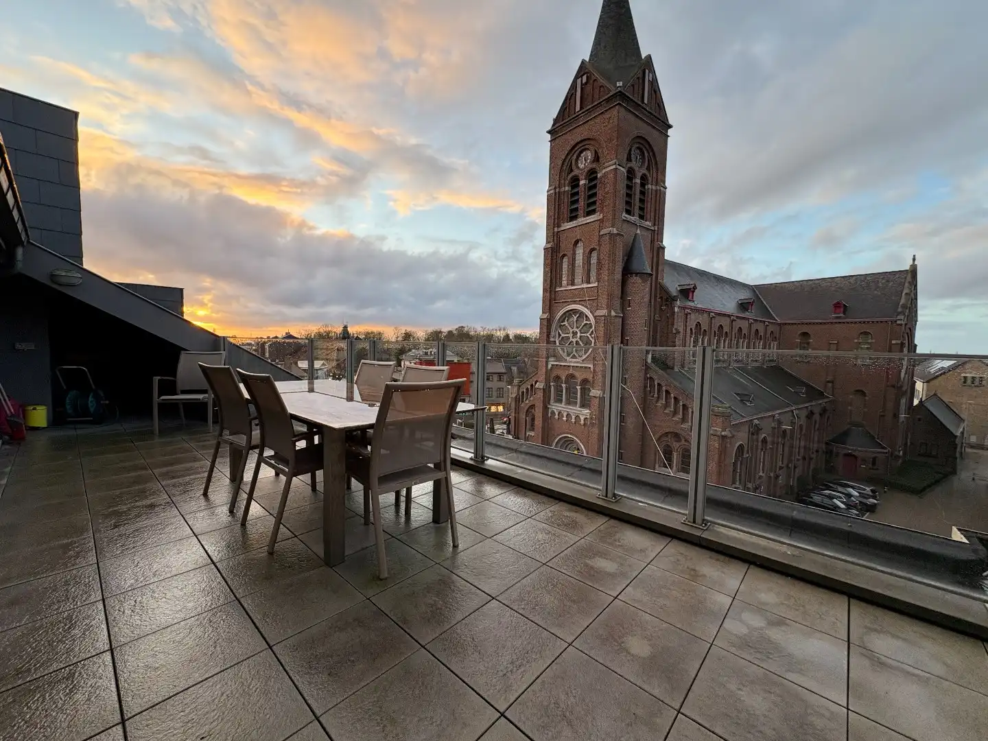 Schitterend appartement met 2 slaapkamers en autostaanplaats! foto 10