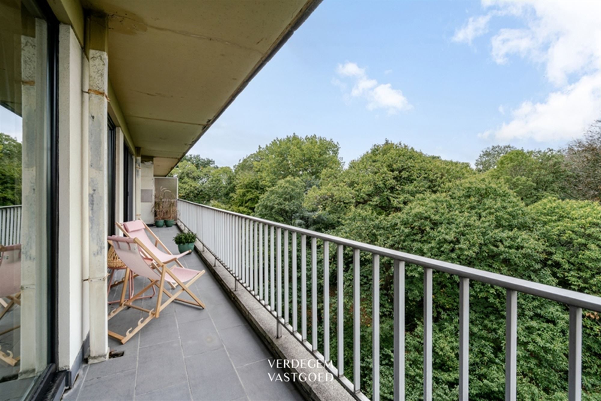 Mooi gerenoveerd en instapklaar appartement: een oase in het groen foto 11