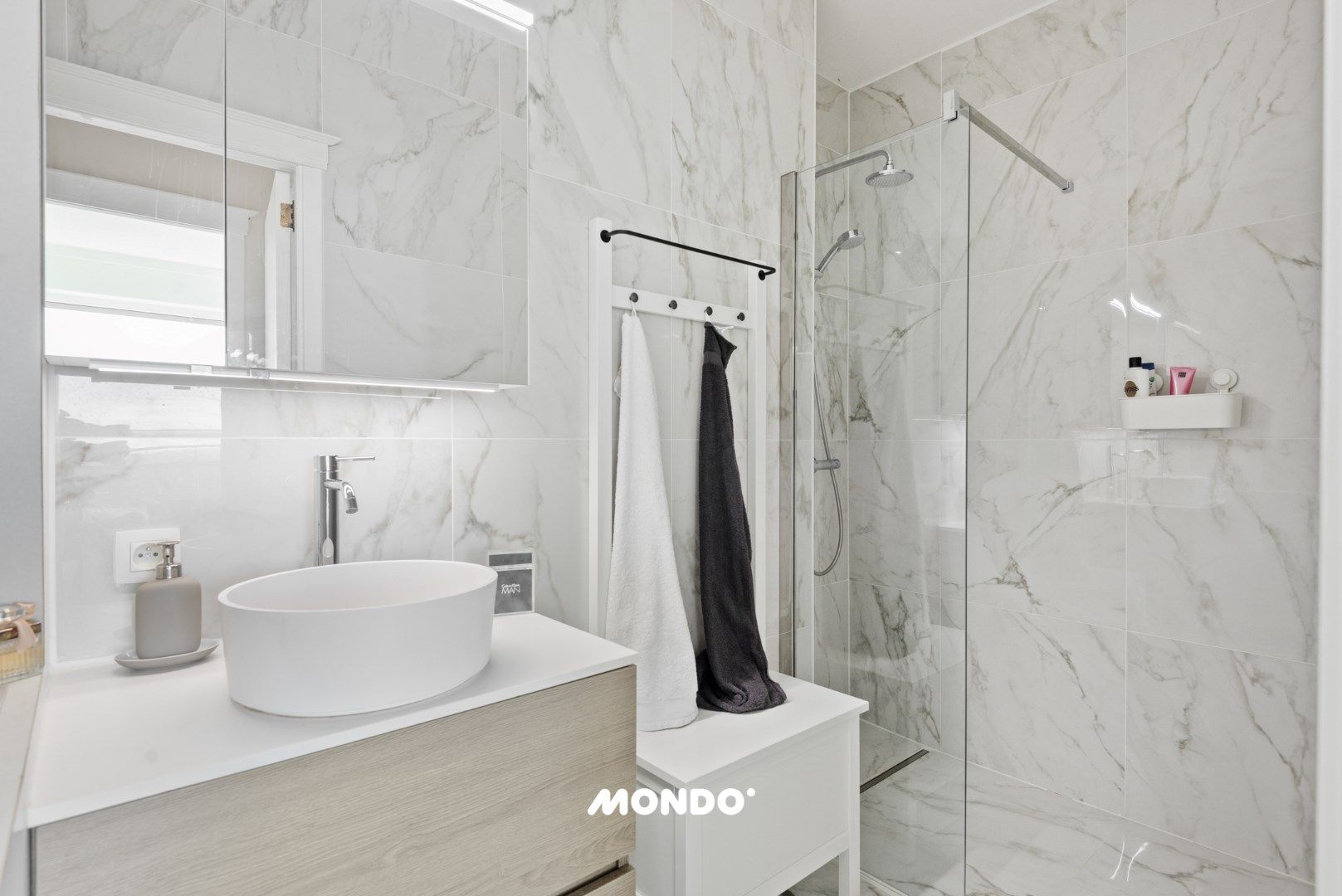 Gerenoveerd appartement met een mooi uitzicht! foto 10