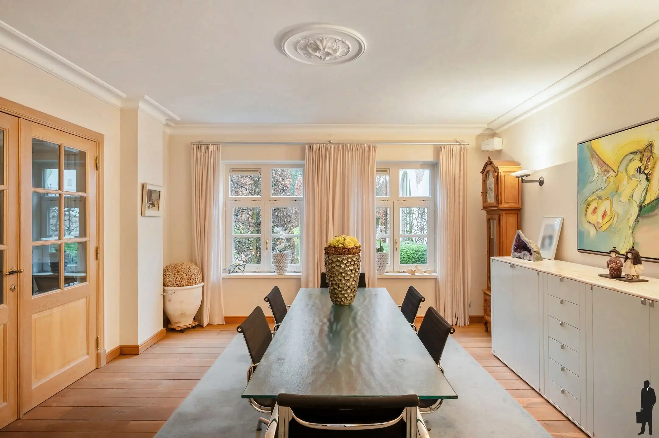 Op absolute toplocatie gelegen villa! foto 7