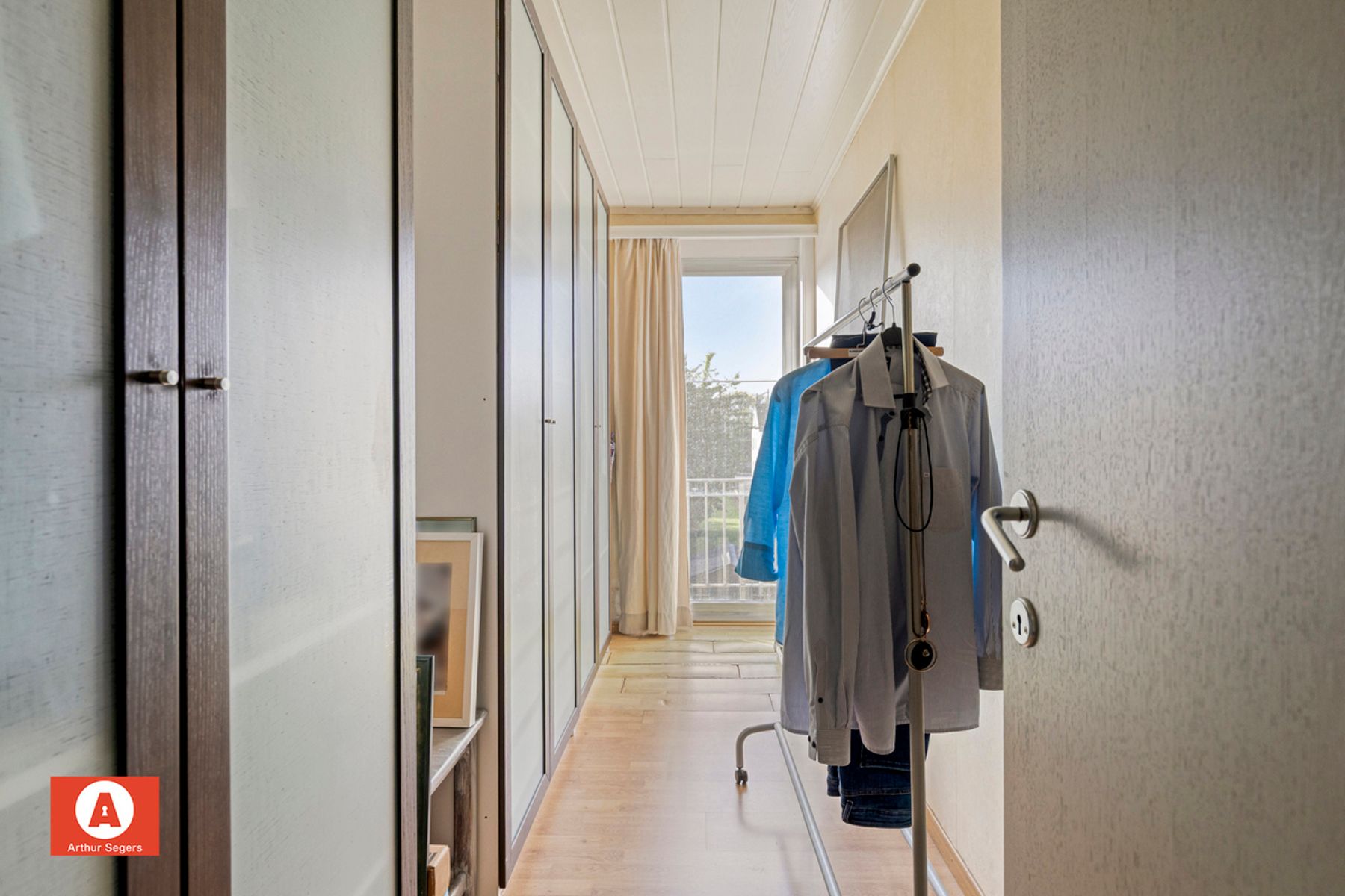 Ruime woning met zuidgerichte tuin en achteruitweg foto 22