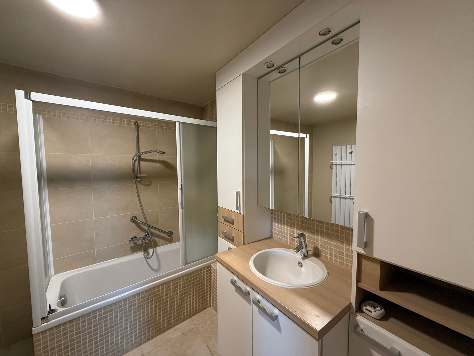 SERSKAMP - Ruim, recent appartement zicht op groen. foto 9