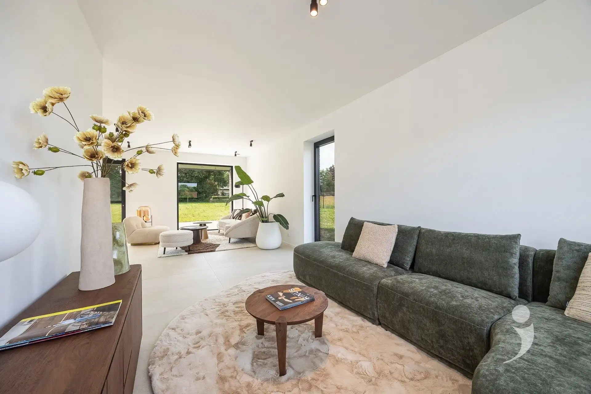 Ruime nieuwbouwwoning met prachtige tuin! foto 6