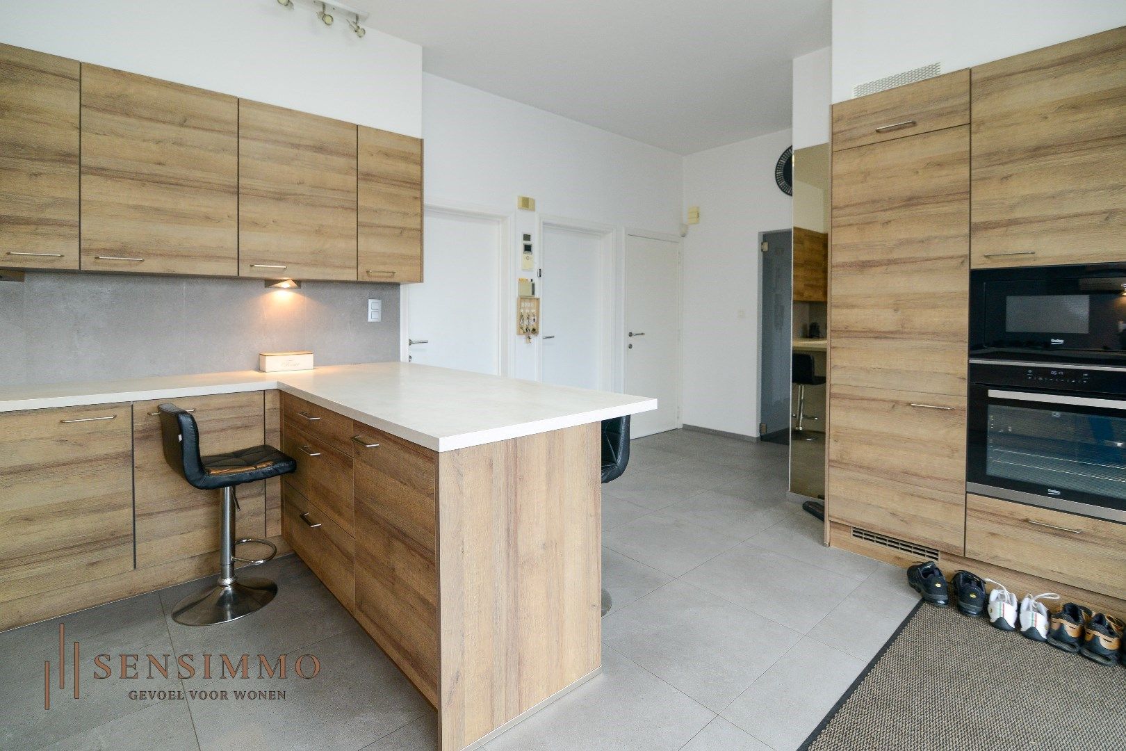 Unieke jaren ’70 woning met moderne upgrades en commerciële mogelijkheden foto 10